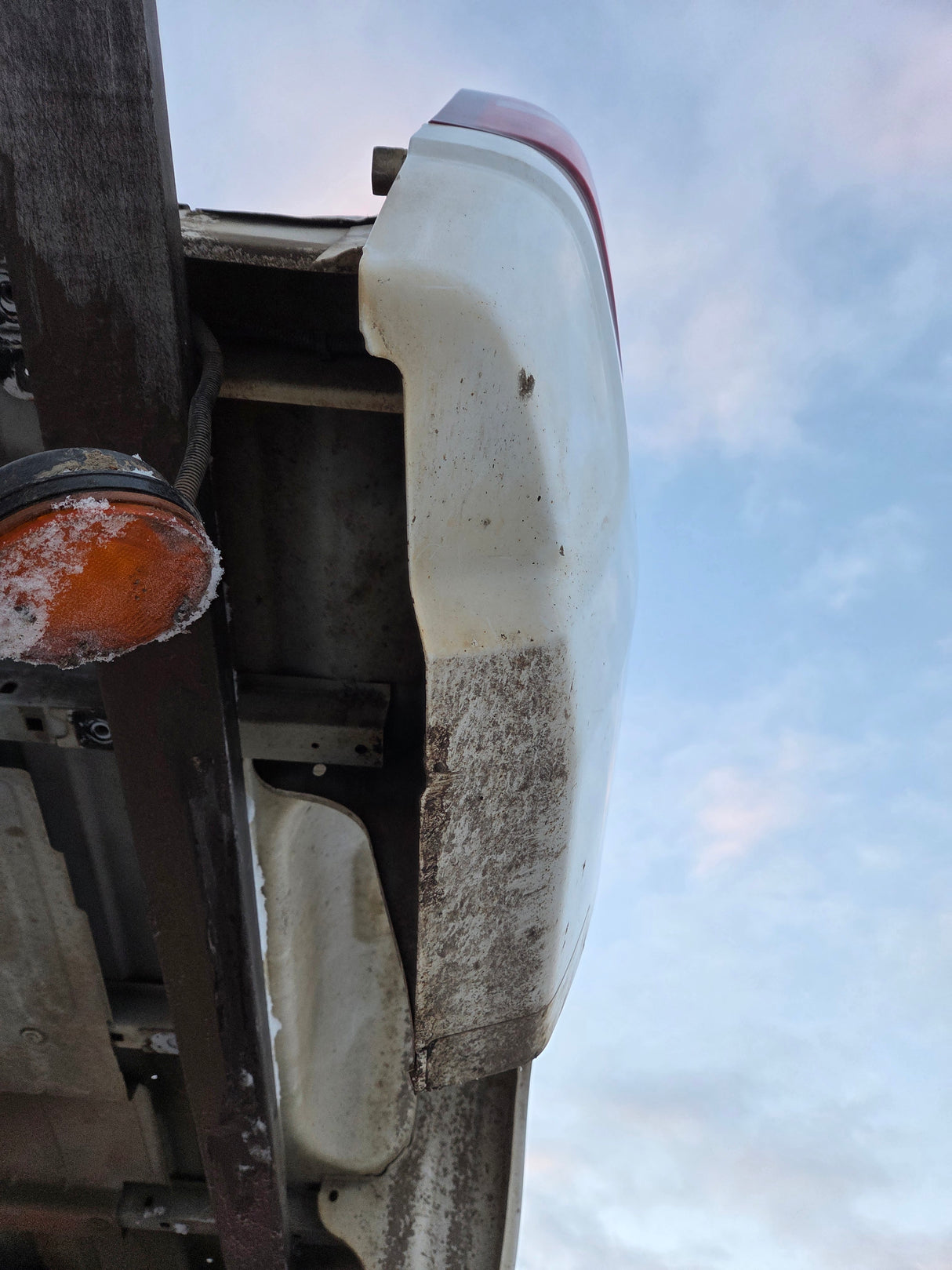 2007-2013 Chevrolet Silverado 1500 2500 3500 HD 6' 6" Short Truck Bed - Summit White