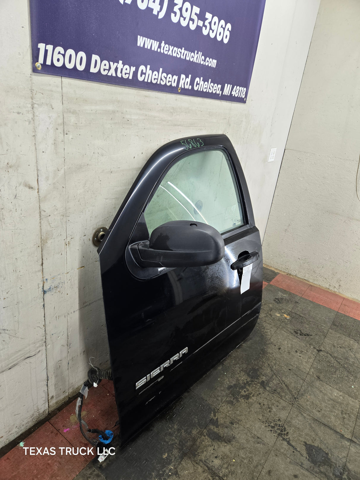 2007-2013 Chevrolet Silverado / GMC Sierra 1500 2500 3500 HD LH Front Driver Side Door