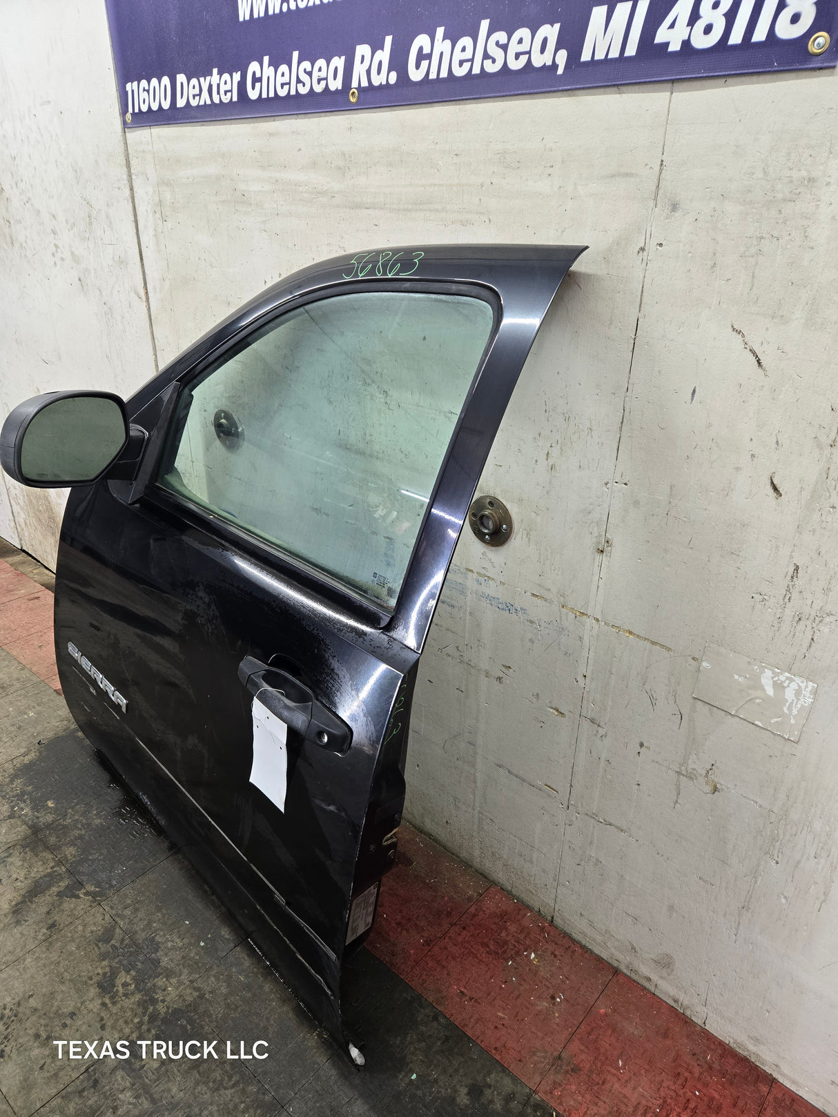 2007-2013 Chevrolet Silverado / GMC Sierra 1500 2500 3500 HD LH Front Driver Side Door
