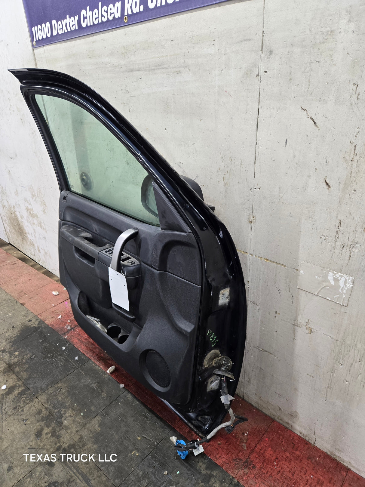 2007-2013 Chevrolet Silverado / GMC Sierra 1500 2500 3500 HD LH Front Driver Side Door