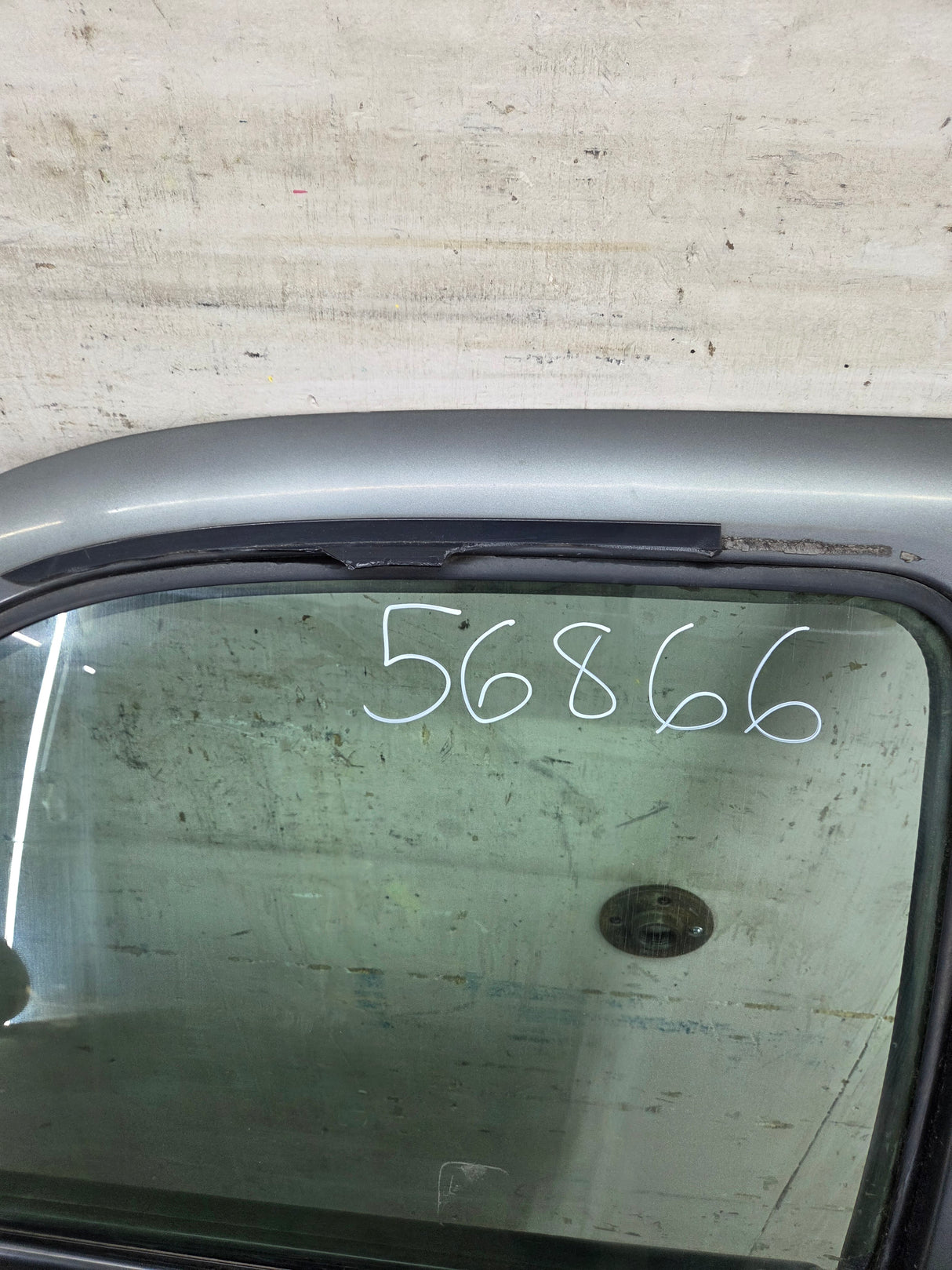 1999-2006 Chevrolet Silverado / GMC Sierra 1500 2500 3500 HD Driver Side Front Door LH - Grey