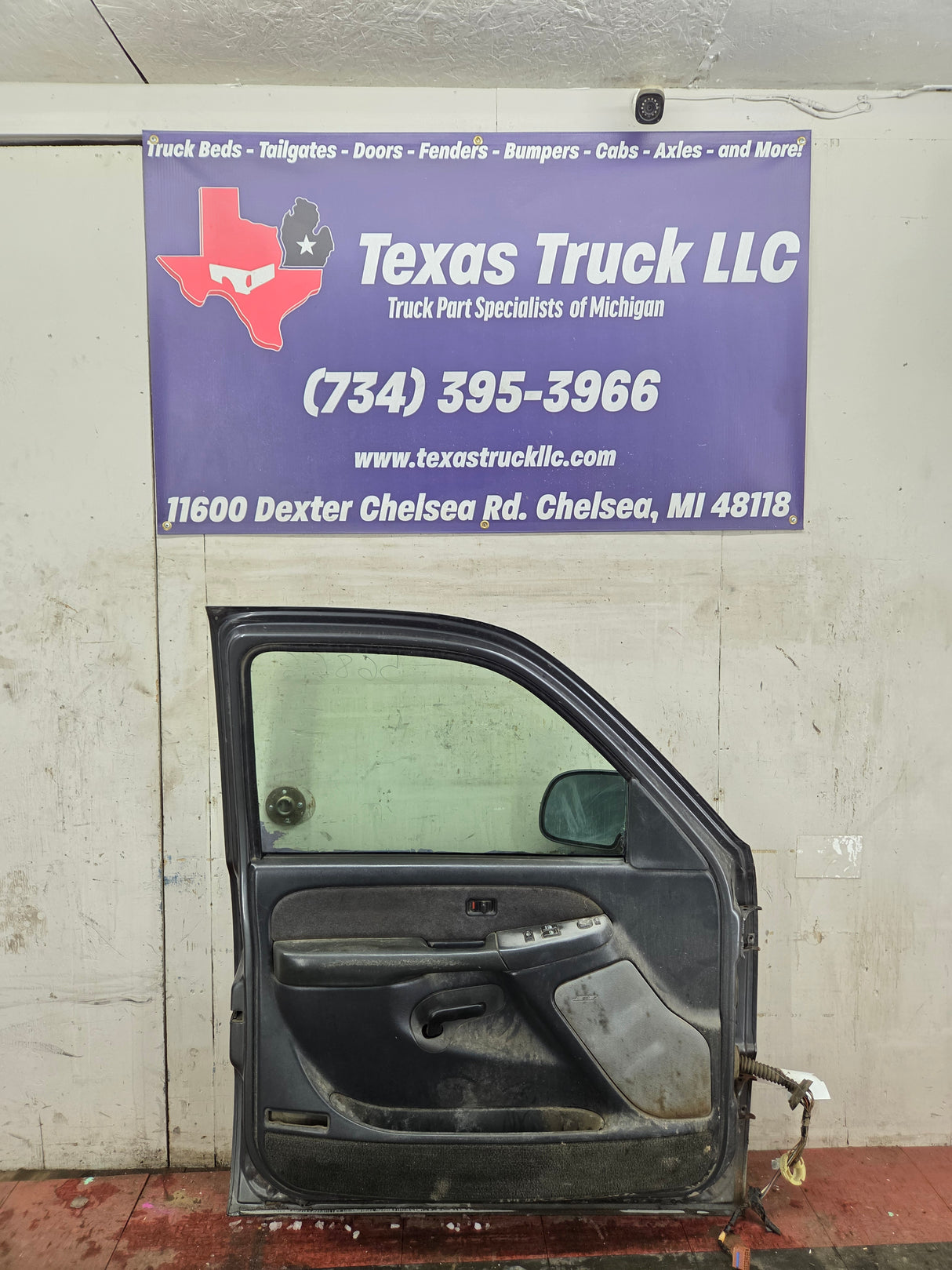 1999-2006 Chevrolet Silverado / GMC Sierra 1500 2500 3500 HD Driver Side Front Door LH - Grey