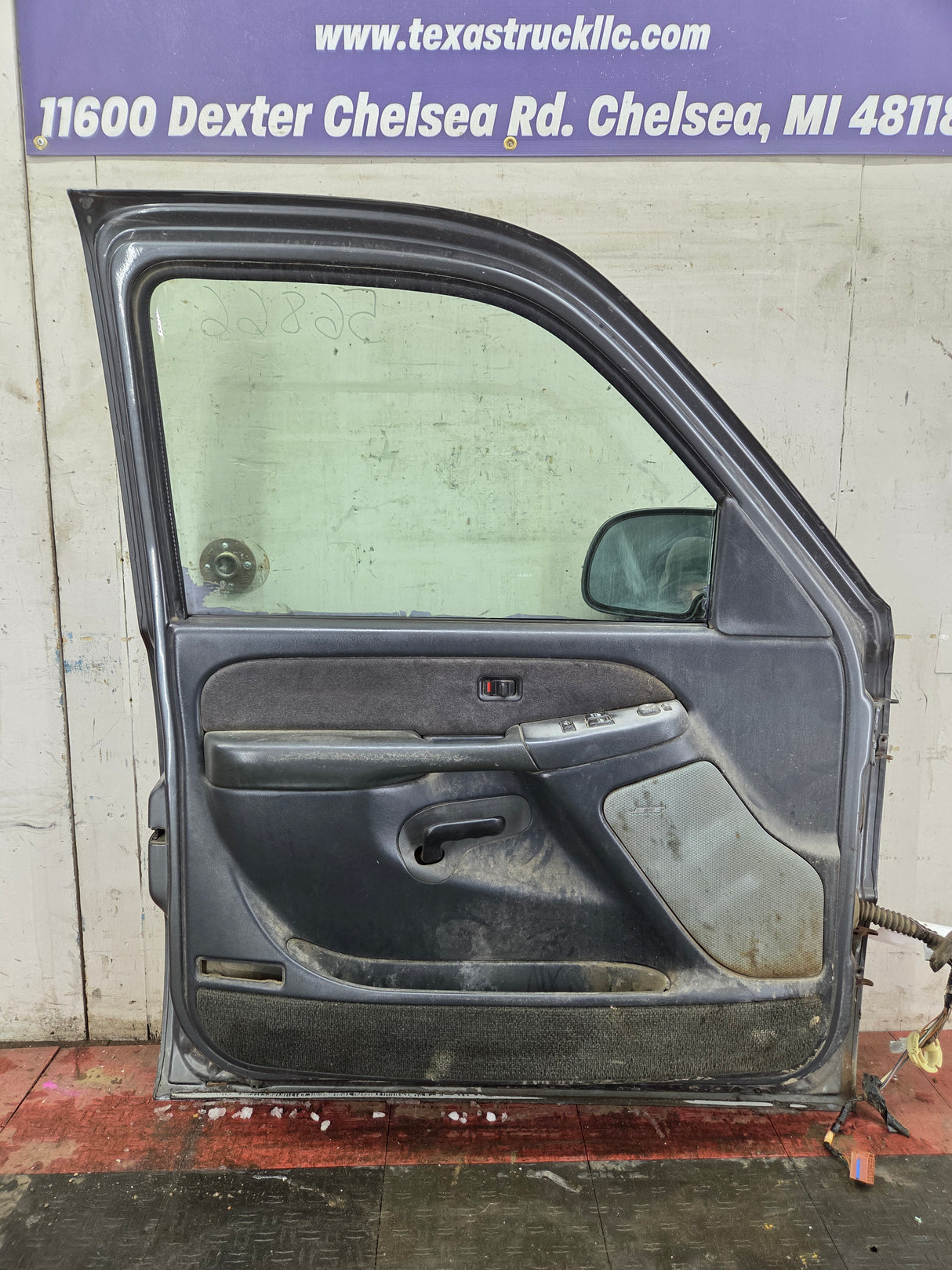 1999-2006 Chevrolet Silverado / GMC Sierra 1500 2500 3500 HD Driver Side Front Door LH - Grey