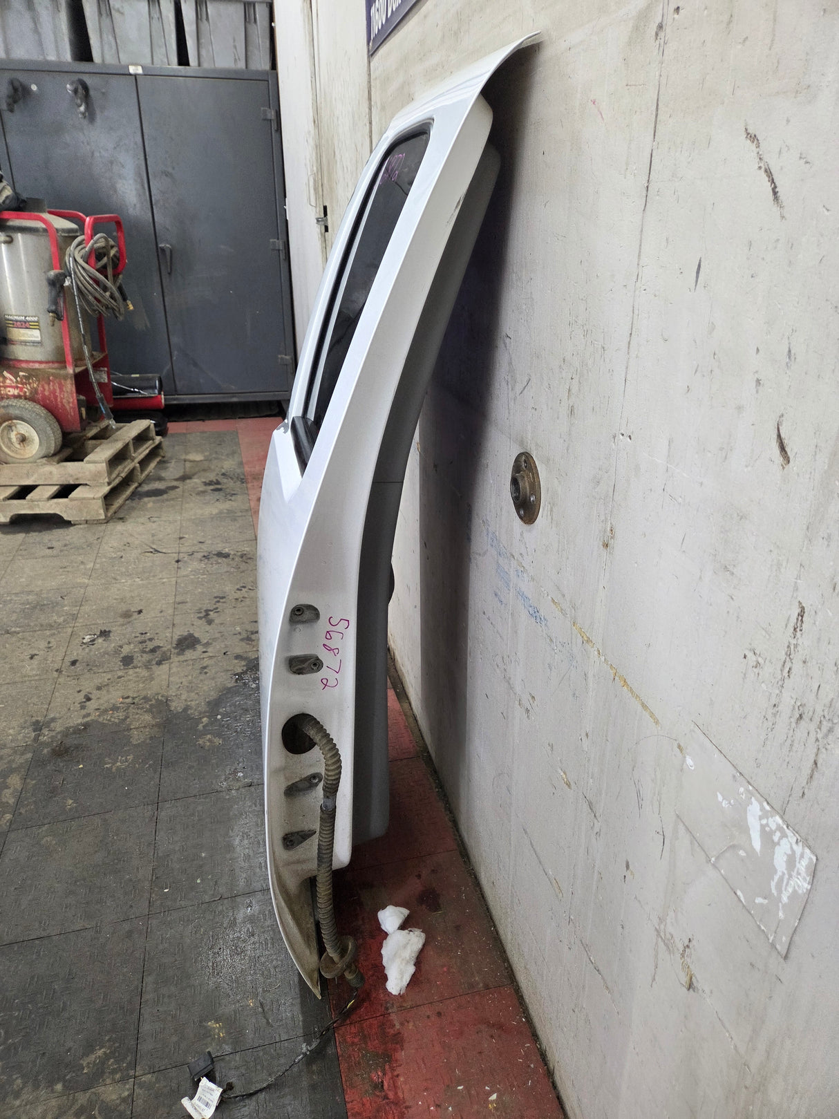 2007-2013 Chevrolet Silverado / GMC Sierra 1500 2500 3500 HD Driver Side Extended Cab LH Rear Door