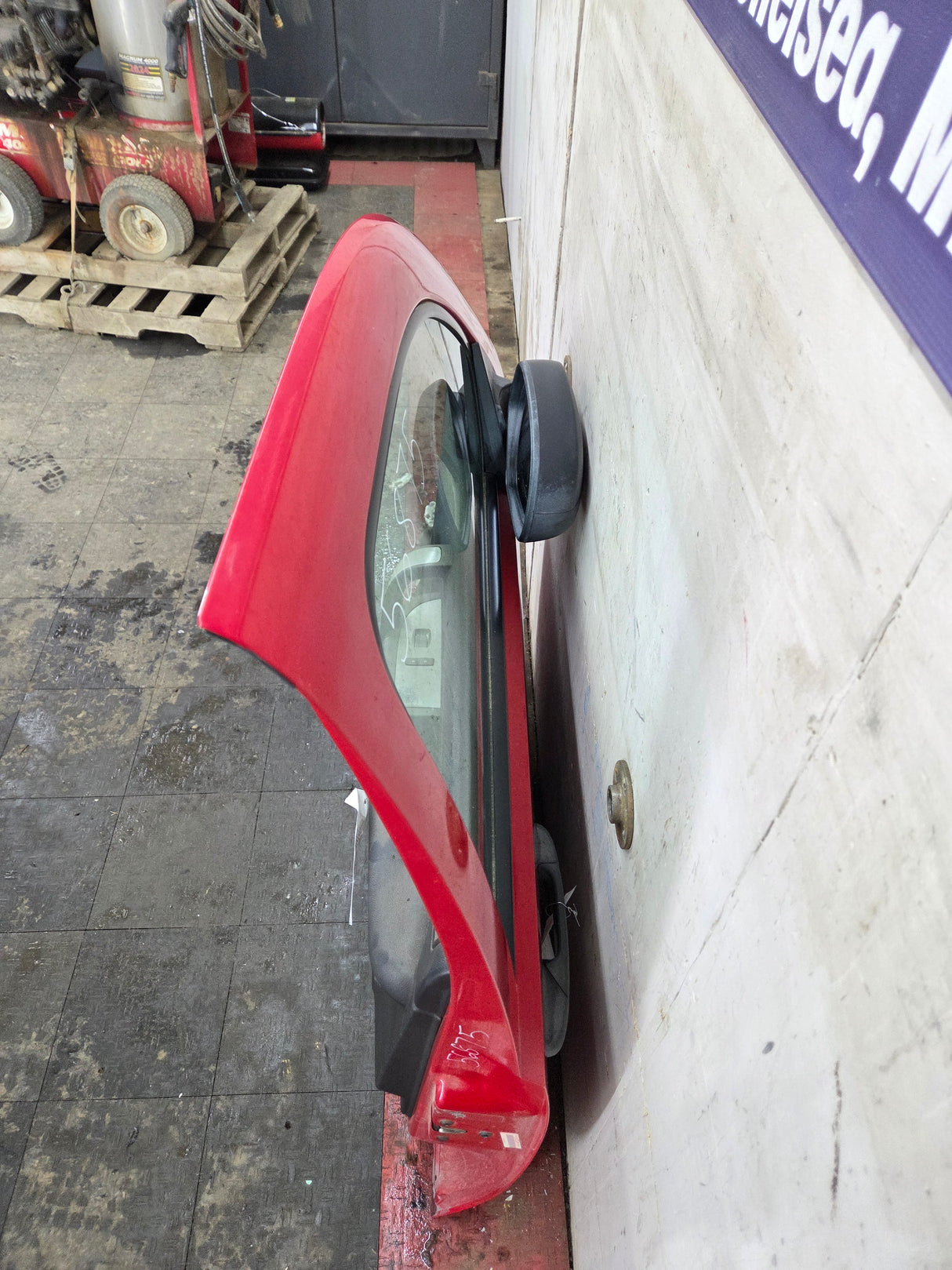 2007-2013 Chevrolet Silverado / GMC Sierra 1500 2500 3500 HD RH Front Passenger Side Door