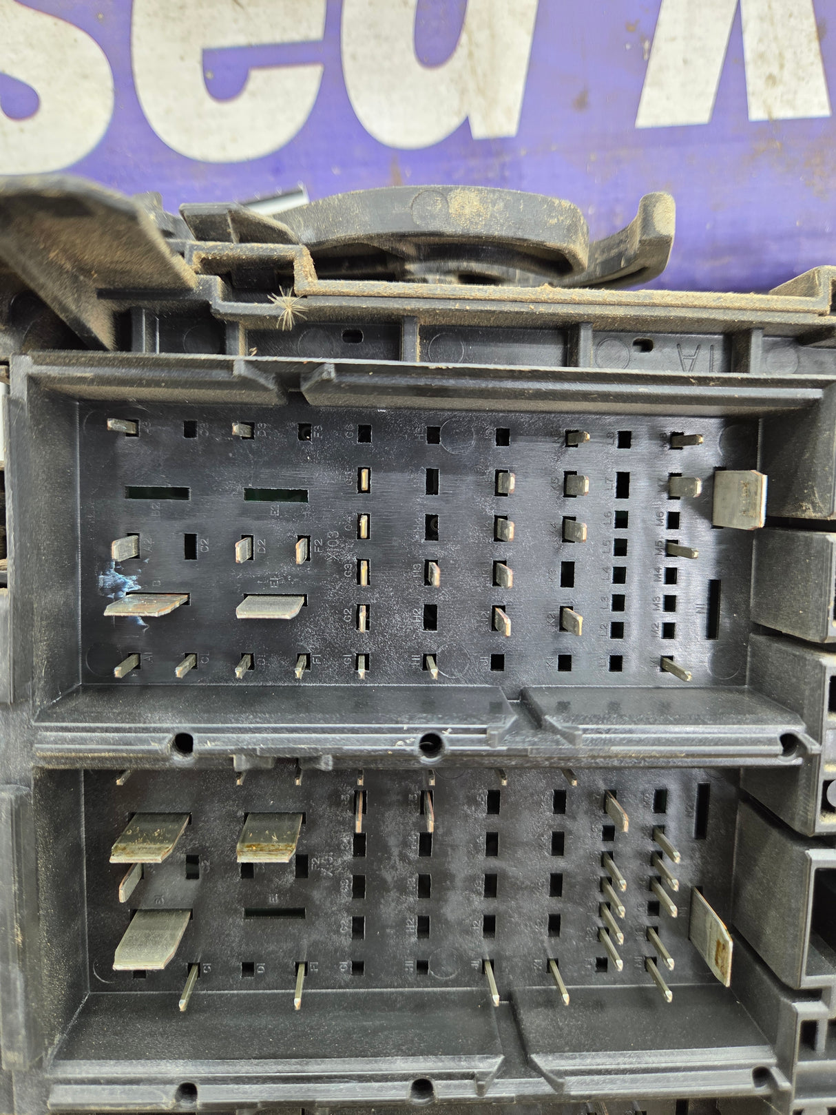 2014-2017 Chevrolet Silverado / GMC Sierra 1500 2500 3500 Engine Bay Fuse Box