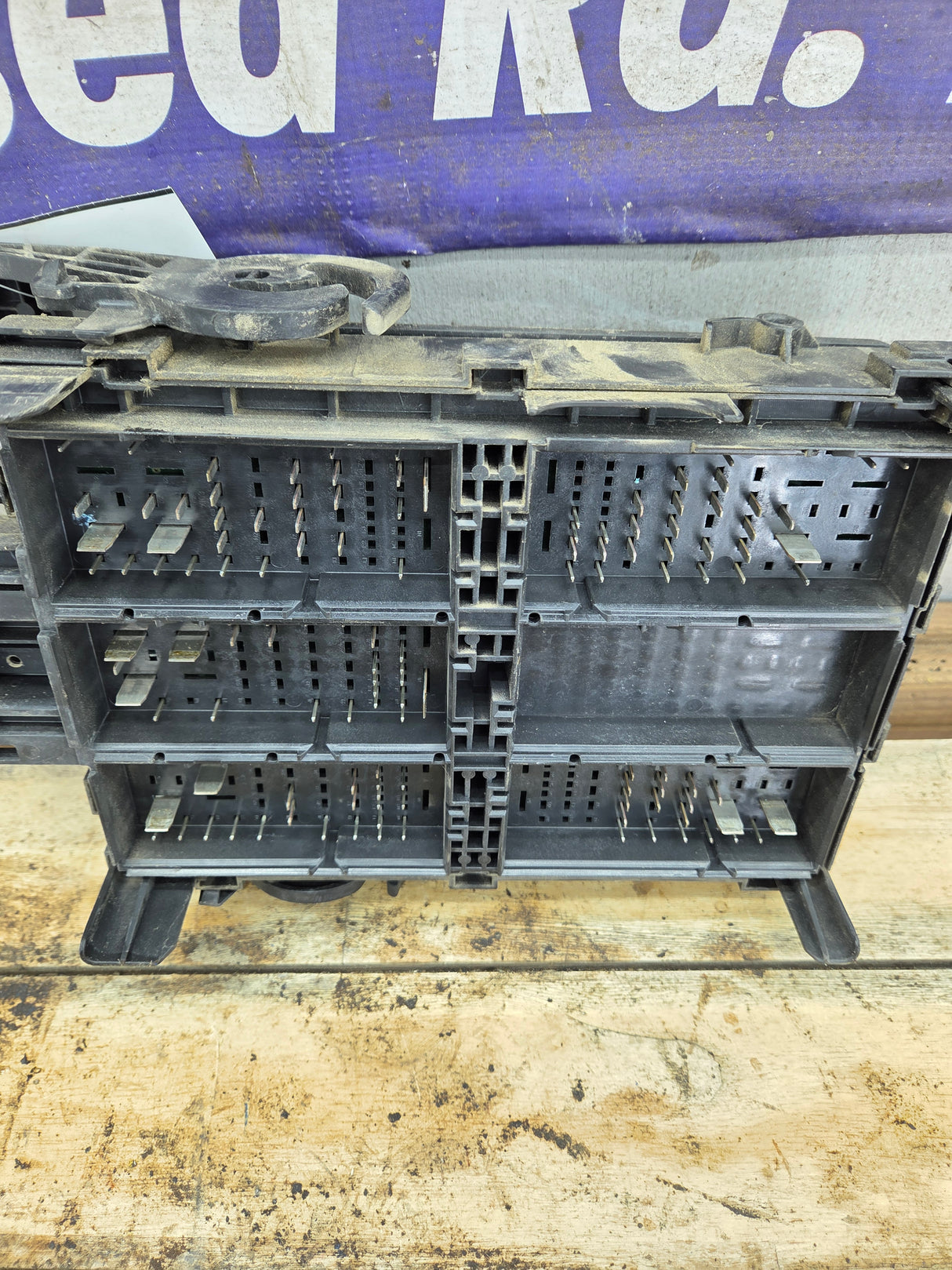 2014-2017 Chevrolet Silverado / GMC Sierra 1500 2500 3500 Engine Bay Fuse Box