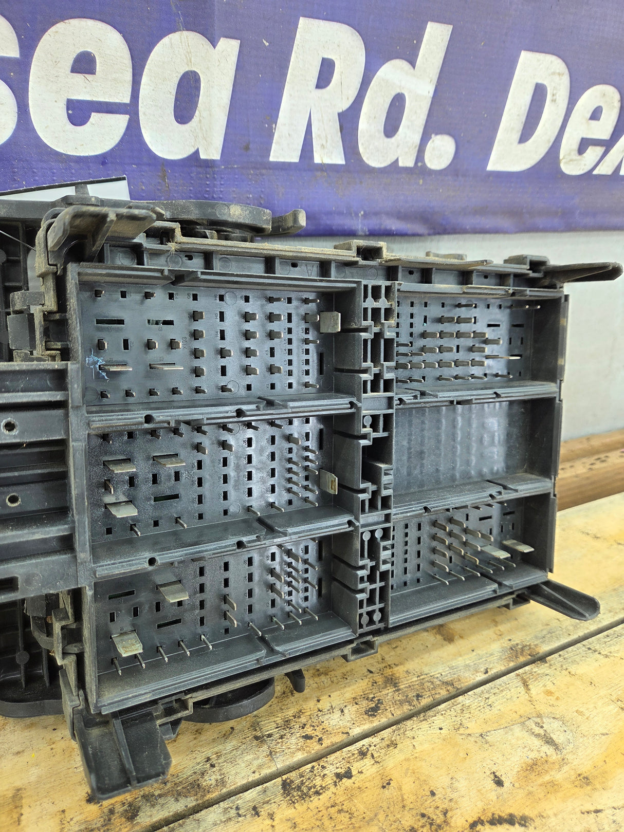 2014-2017 Chevrolet Silverado / GMC Sierra 1500 2500 3500 Engine Bay Fuse Box