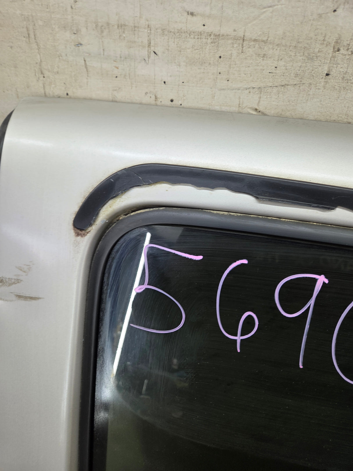 1999-2007 Chevrolet Silverado / GMC Sierra 1500 2500 3500 HD Rear Driver side LH Crew Cab rear door - Fine Silver Birch Metallic