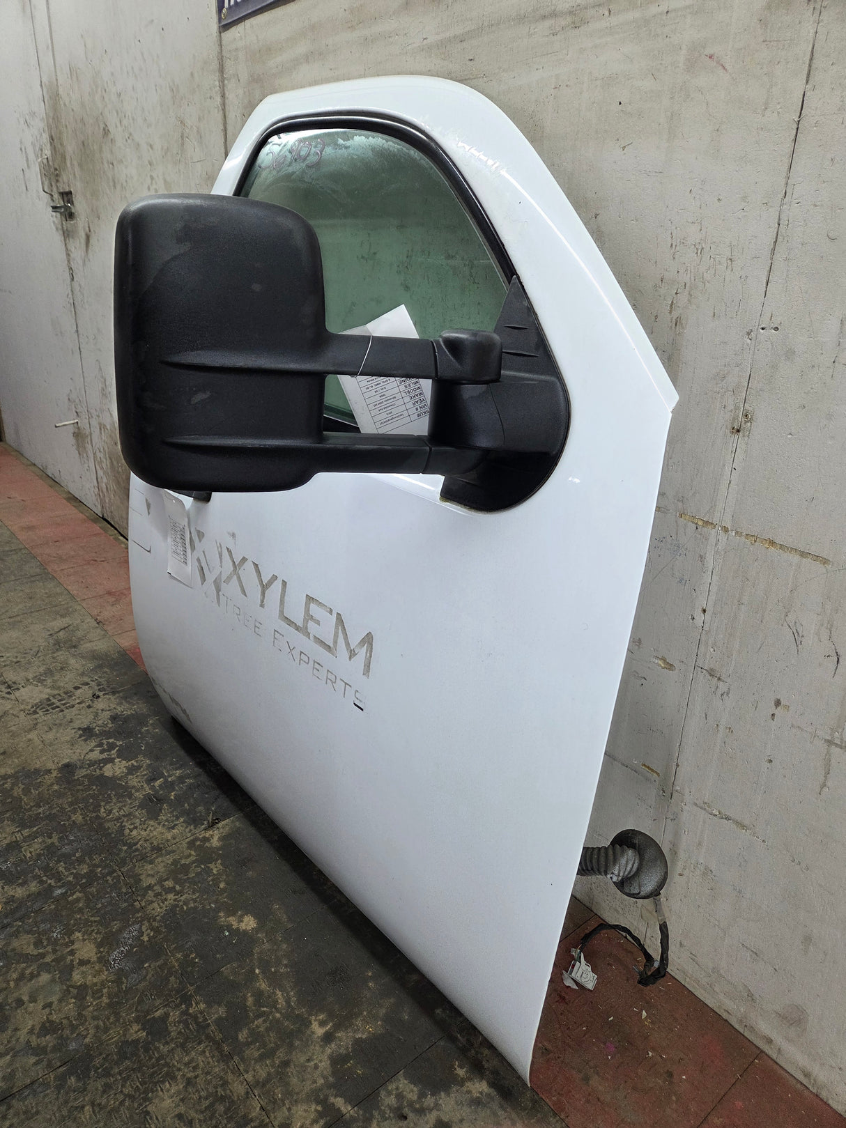 2007-2013 Chevrolet Silverado / GMC Sierra 1500 2500 3500 HD RH Front Passenger Side Door