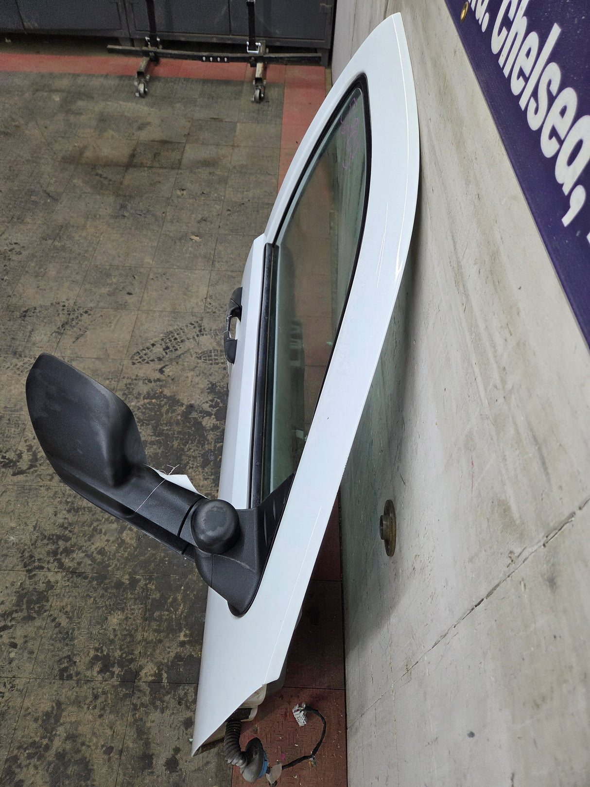 2007-2013 Chevrolet Silverado / GMC Sierra 1500 2500 3500 HD RH Front Passenger Side Door