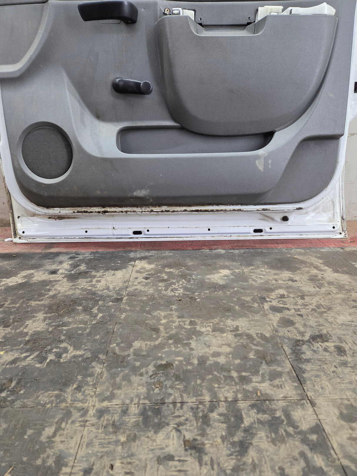 2007-2013 Chevrolet Silverado / GMC Sierra 1500 2500 3500 HD RH Front Passenger Side Door