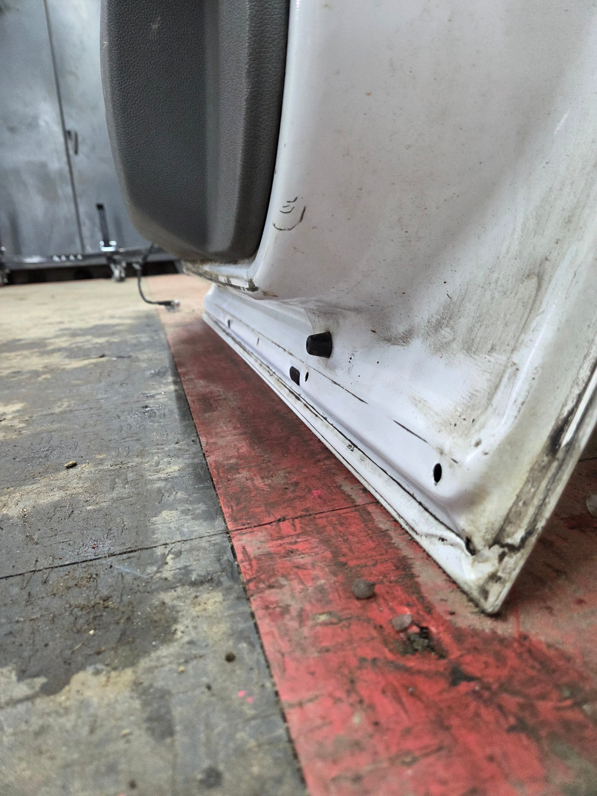 2007-2013 Chevrolet Silverado / GMC Sierra 1500 2500 3500 HD RH Front Passenger Side Door