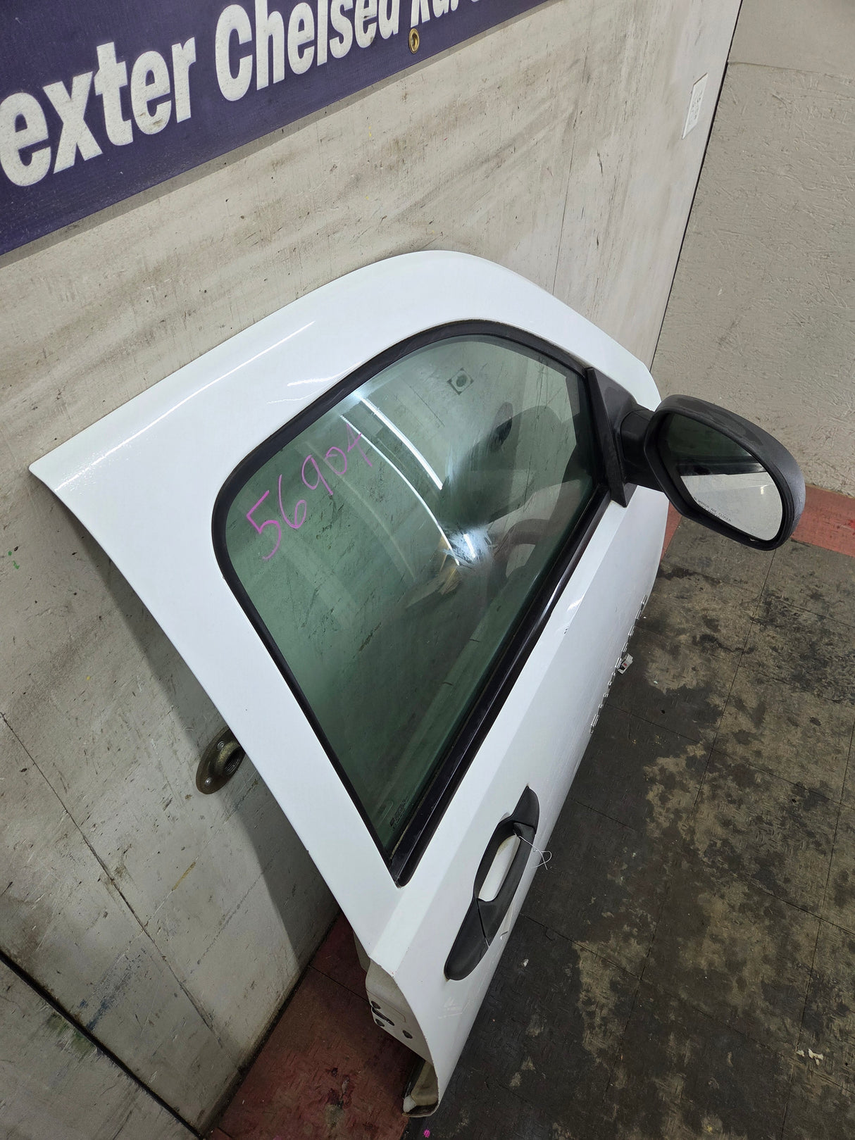 2007-2013 Chevrolet Silverado / GMC Sierra 1500 2500 3500 HD RH Front Passenger Side Door