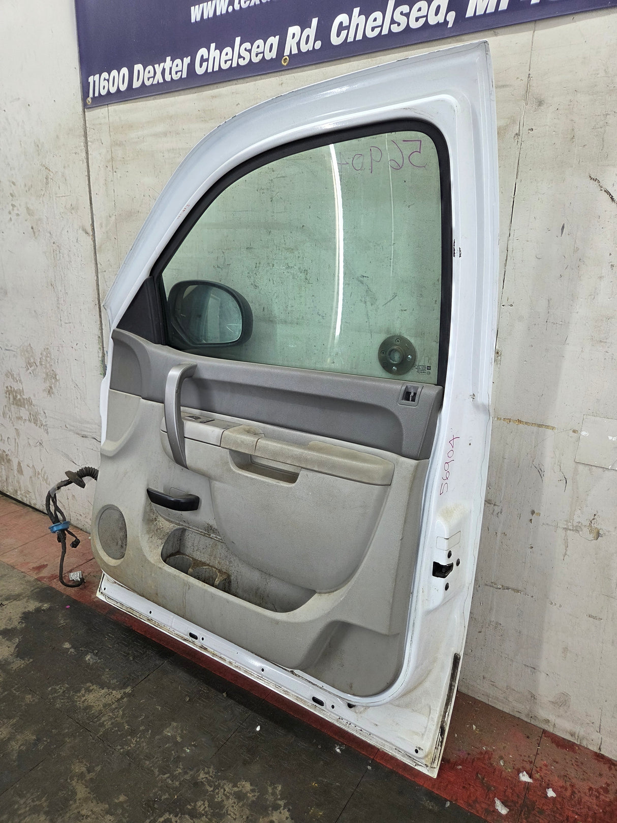 2007-2013 Chevrolet Silverado / GMC Sierra 1500 2500 3500 HD RH Front Passenger Side Door