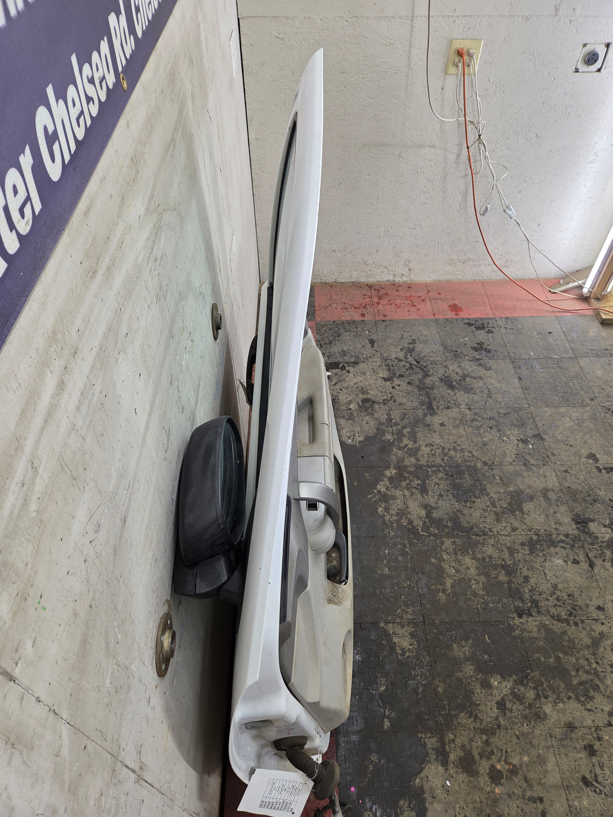 2007-2013 Chevrolet Silverado / GMC Sierra 1500 2500 3500 HD RH Front Passenger Side Door