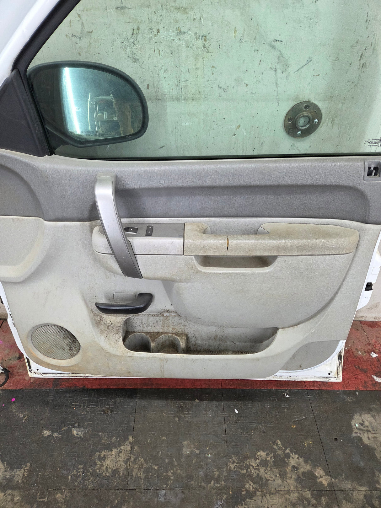 2007-2013 Chevrolet Silverado / GMC Sierra 1500 2500 3500 HD RH Front Passenger Side Door