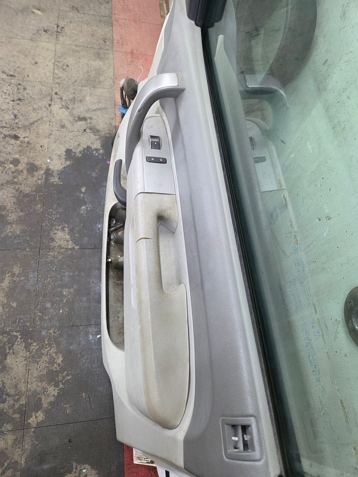 2007-2013 Chevrolet Silverado / GMC Sierra 1500 2500 3500 HD RH Front Passenger Side Door