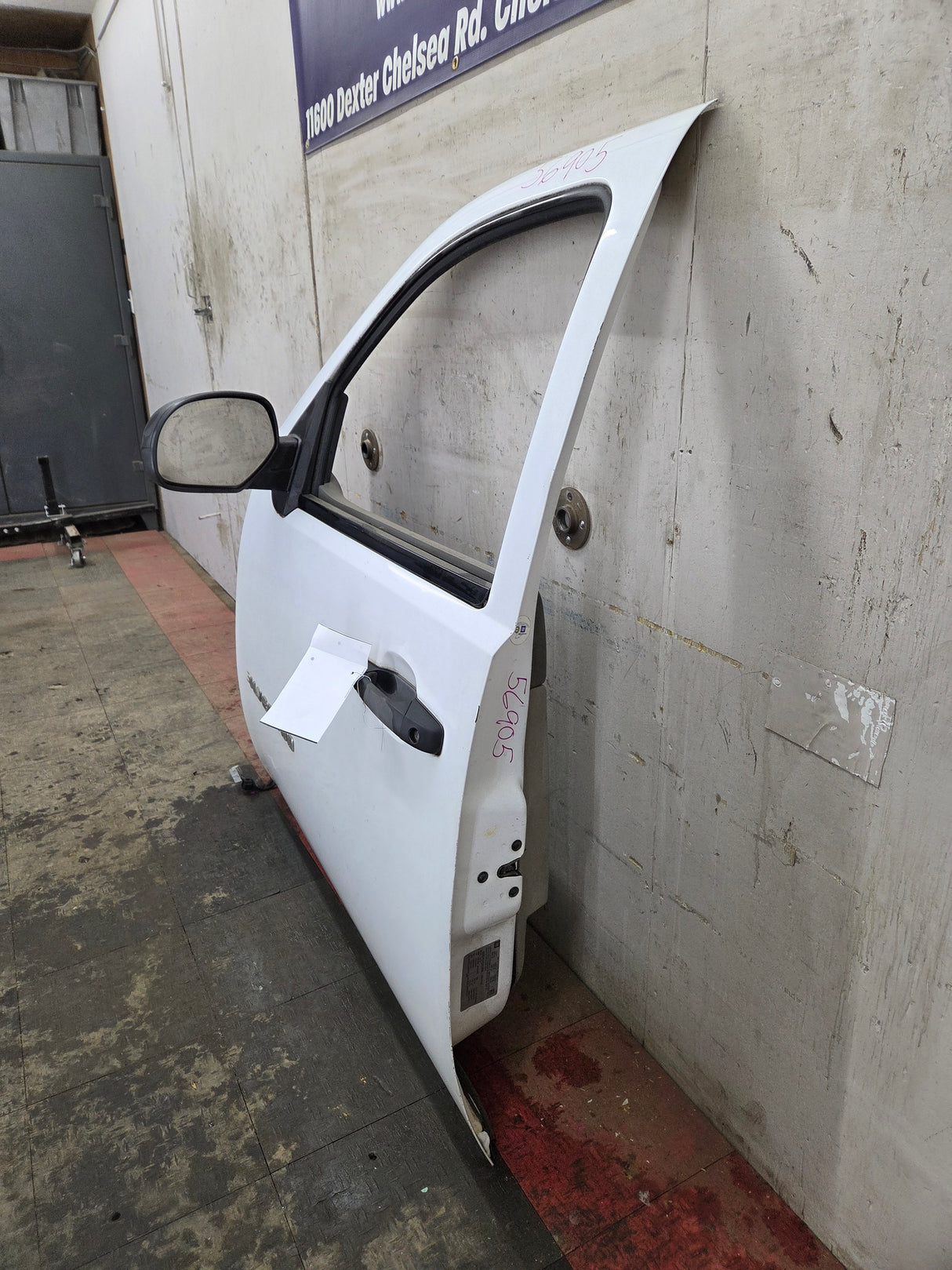 2007-2013 Chevrolet Silverado / GMC Sierra 1500 2500 3500 HD LH Front Driver Side Door