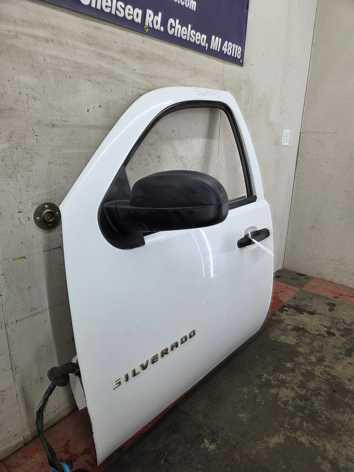 2007-2013 Chevrolet Silverado / GMC Sierra 1500 2500 3500 HD LH Front Driver Side Door