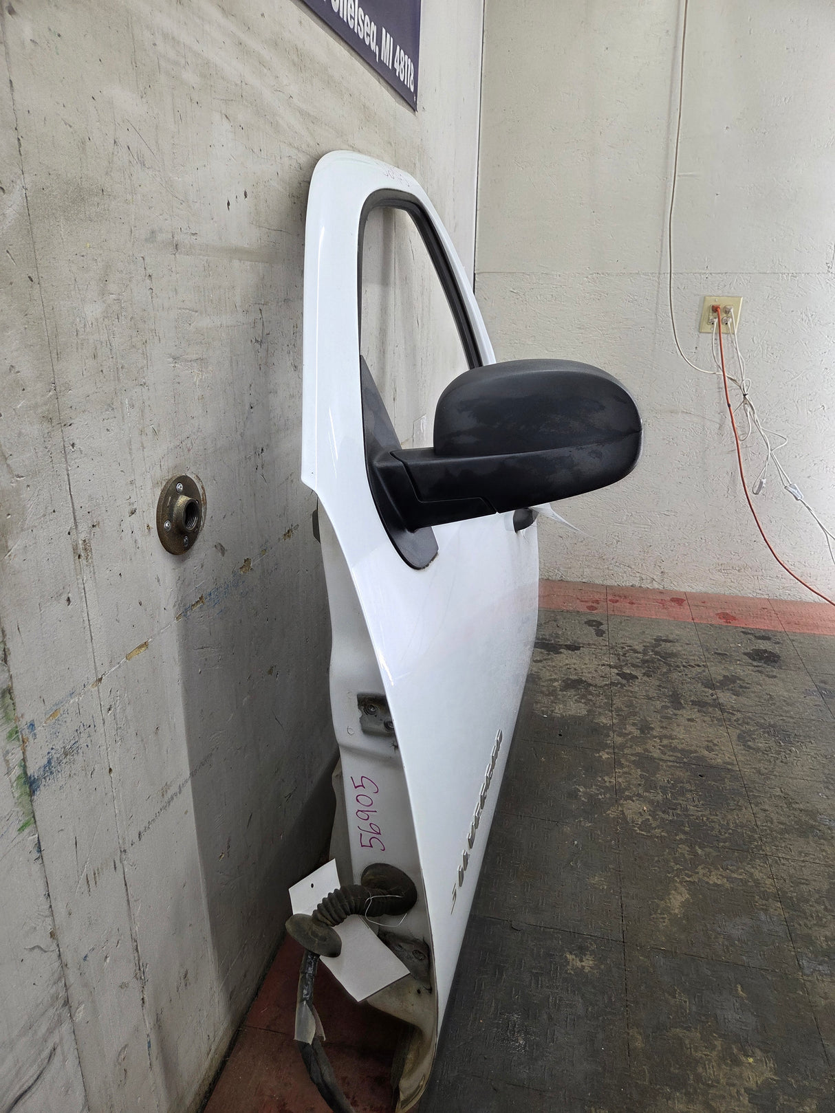 2007-2013 Chevrolet Silverado / GMC Sierra 1500 2500 3500 HD LH Front Driver Side Door