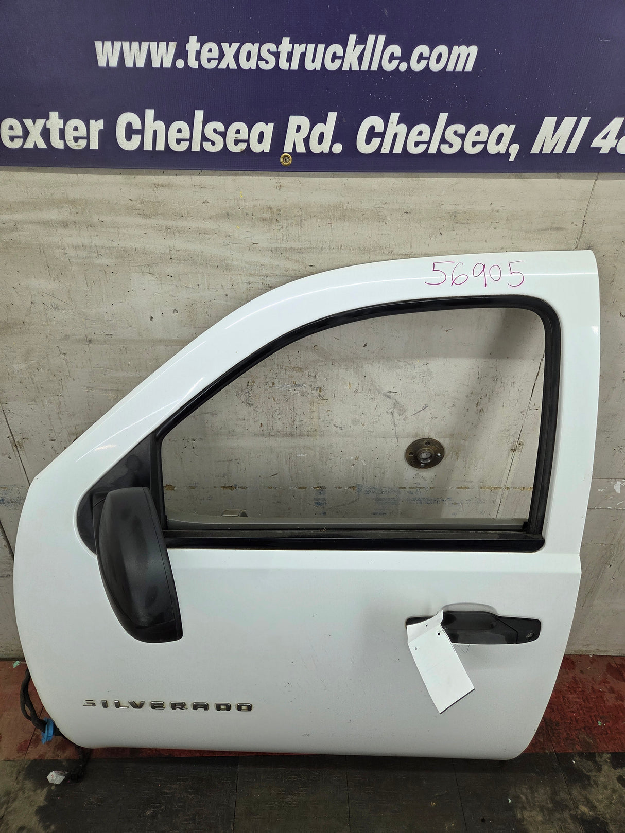 2007-2013 Chevrolet Silverado / GMC Sierra 1500 2500 3500 HD LH Front Driver Side Door