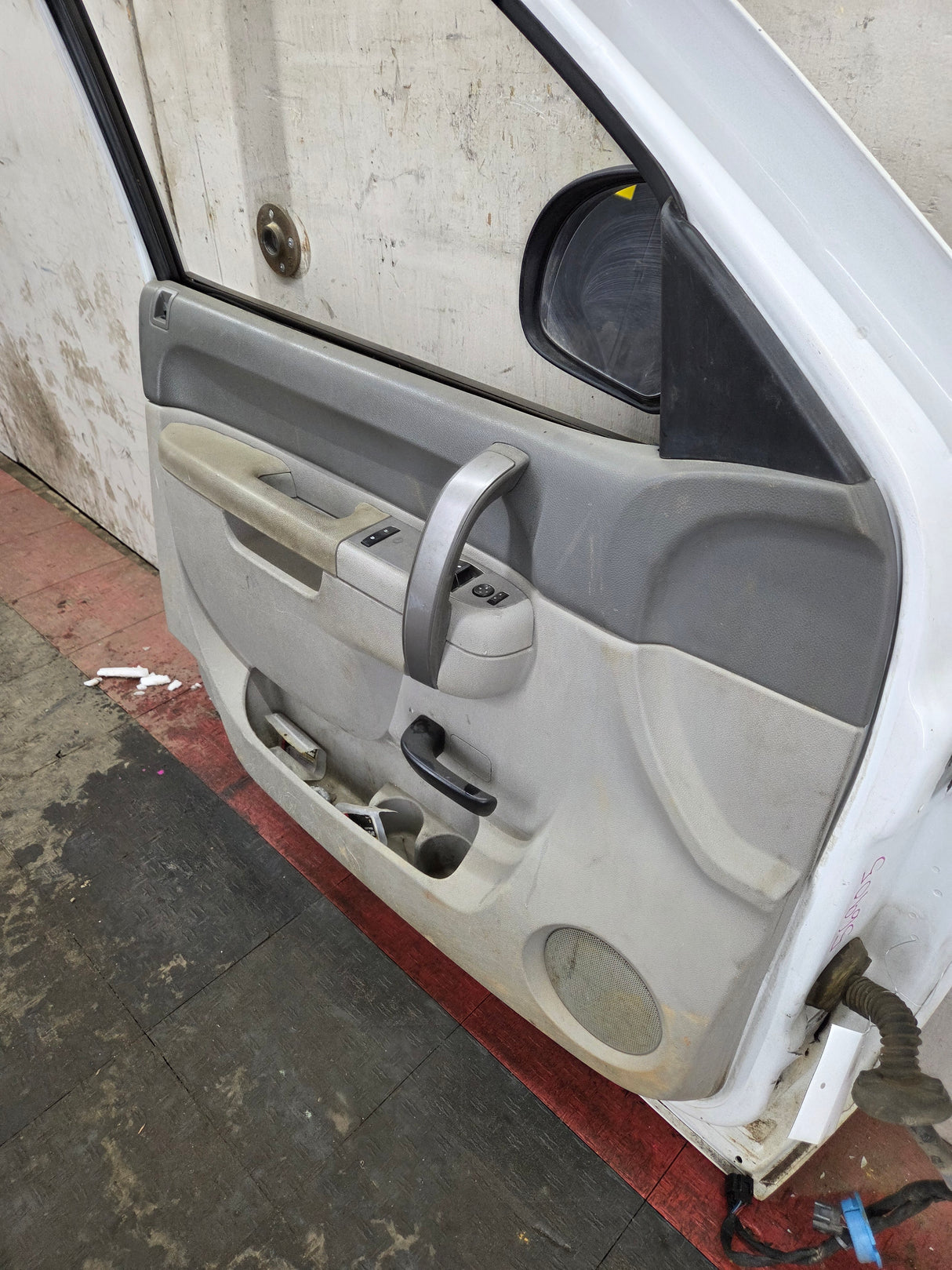 2007-2013 Chevrolet Silverado / GMC Sierra 1500 2500 3500 HD LH Front Driver Side Door