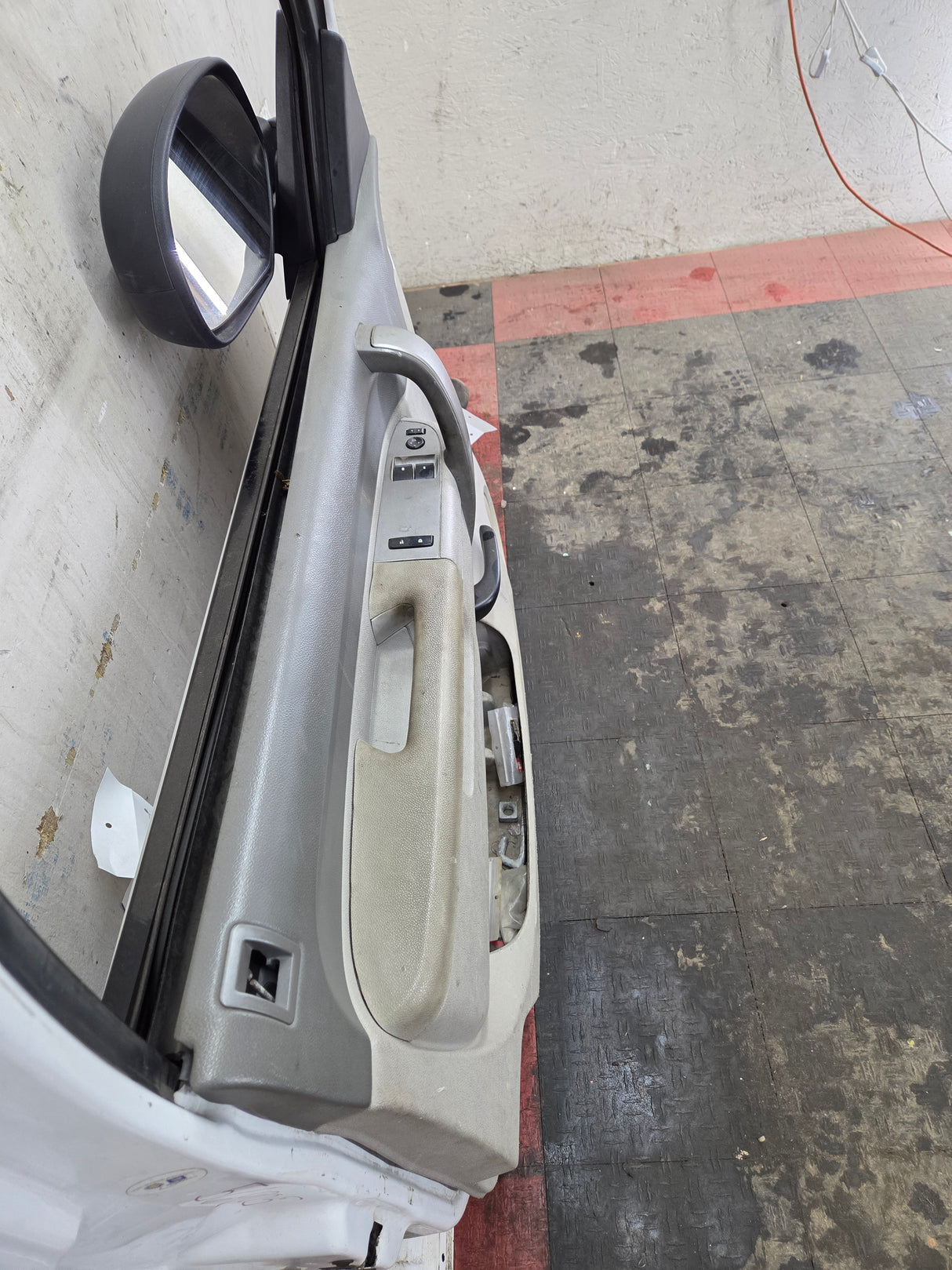 2007-2013 Chevrolet Silverado / GMC Sierra 1500 2500 3500 HD LH Front Driver Side Door