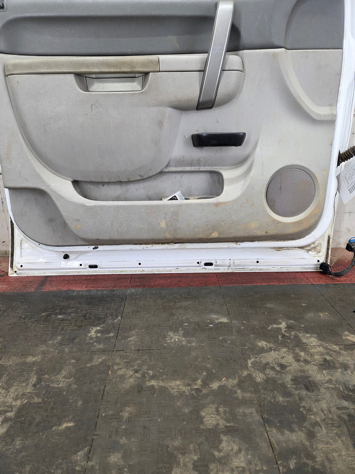 2007-2013 Chevrolet Silverado / GMC Sierra 1500 2500 3500 HD LH Front Driver Side Door