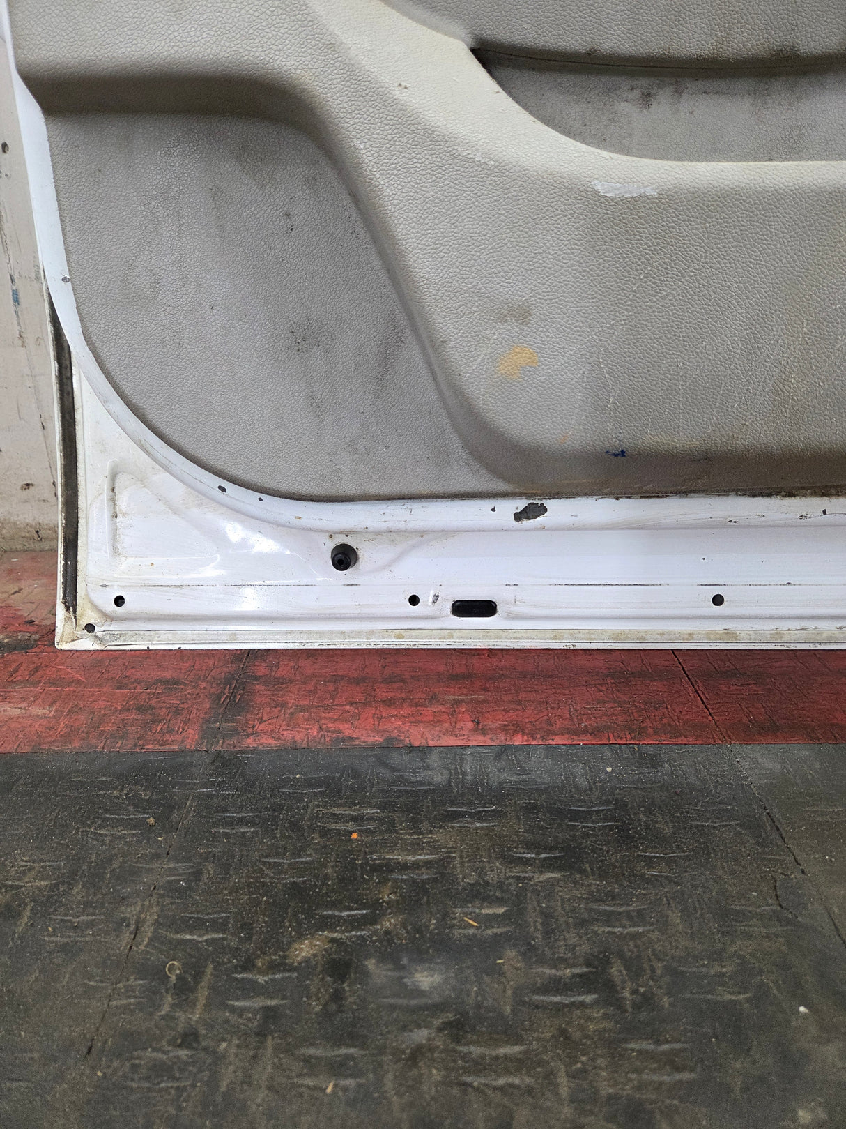 2007-2013 Chevrolet Silverado / GMC Sierra 1500 2500 3500 HD LH Front Driver Side Door