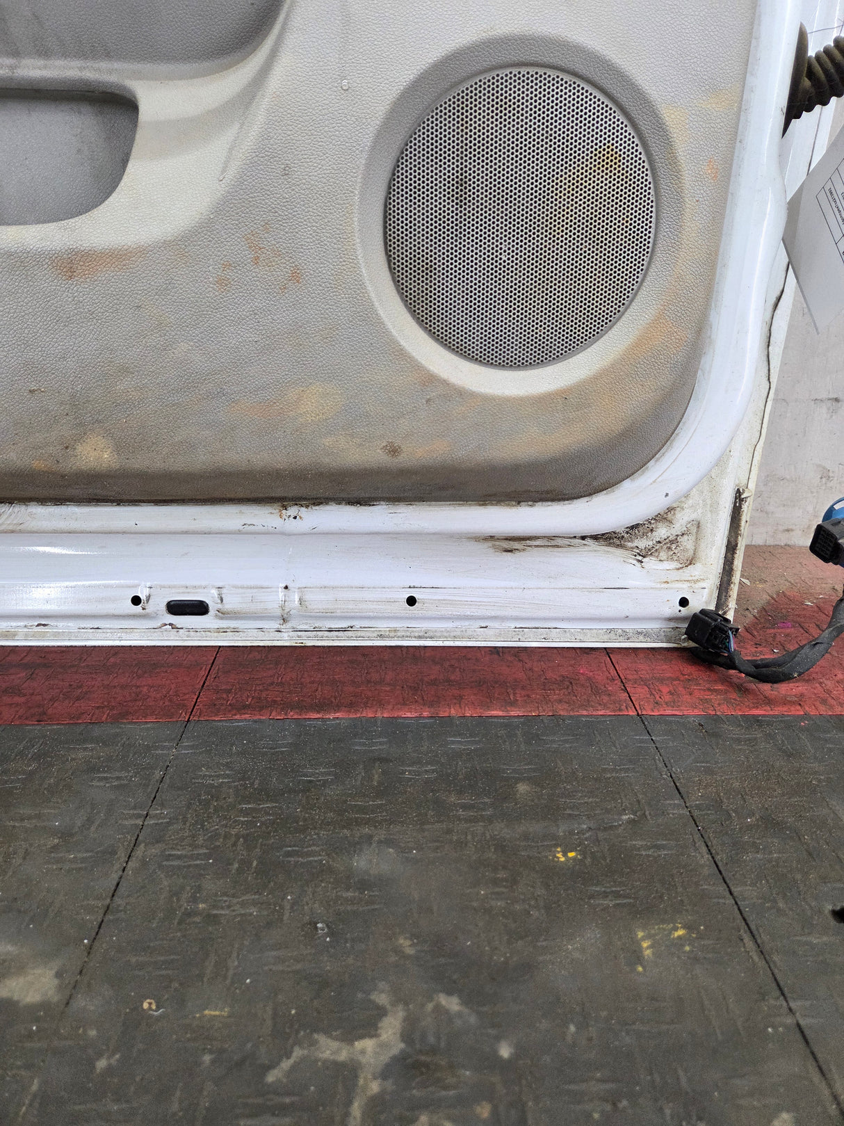 2007-2013 Chevrolet Silverado / GMC Sierra 1500 2500 3500 HD LH Front Driver Side Door