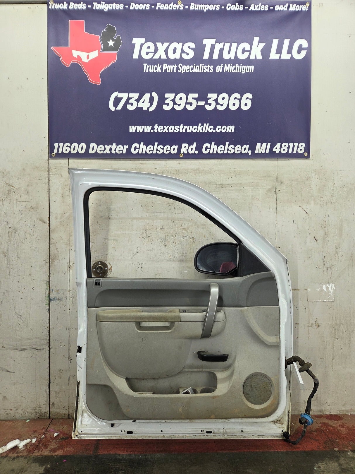 2007-2013 Chevrolet Silverado / GMC Sierra 1500 2500 3500 HD LH Front Driver Side Door