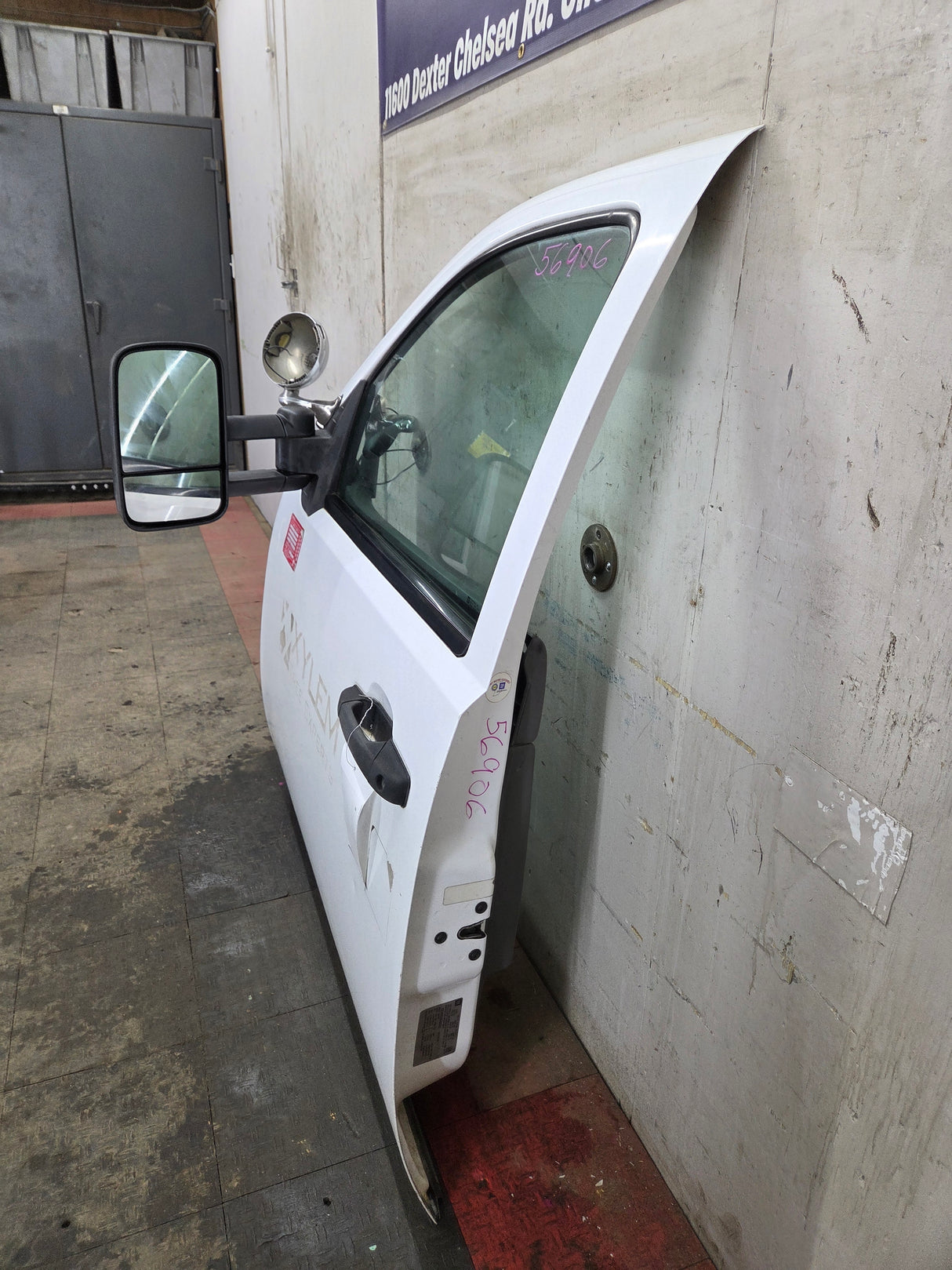 2007-2013 Chevrolet Silverado / GMC Sierra 1500 2500 3500 HD LH Front Driver Side Door