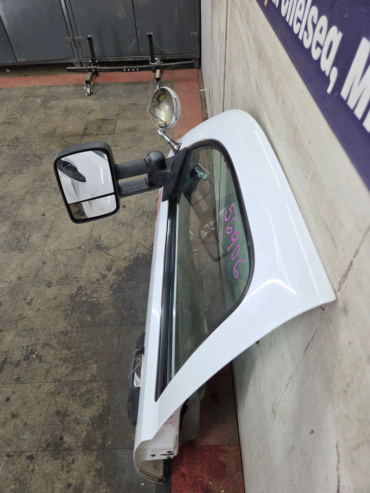 2007-2013 Chevrolet Silverado / GMC Sierra 1500 2500 3500 HD LH Front Driver Side Door