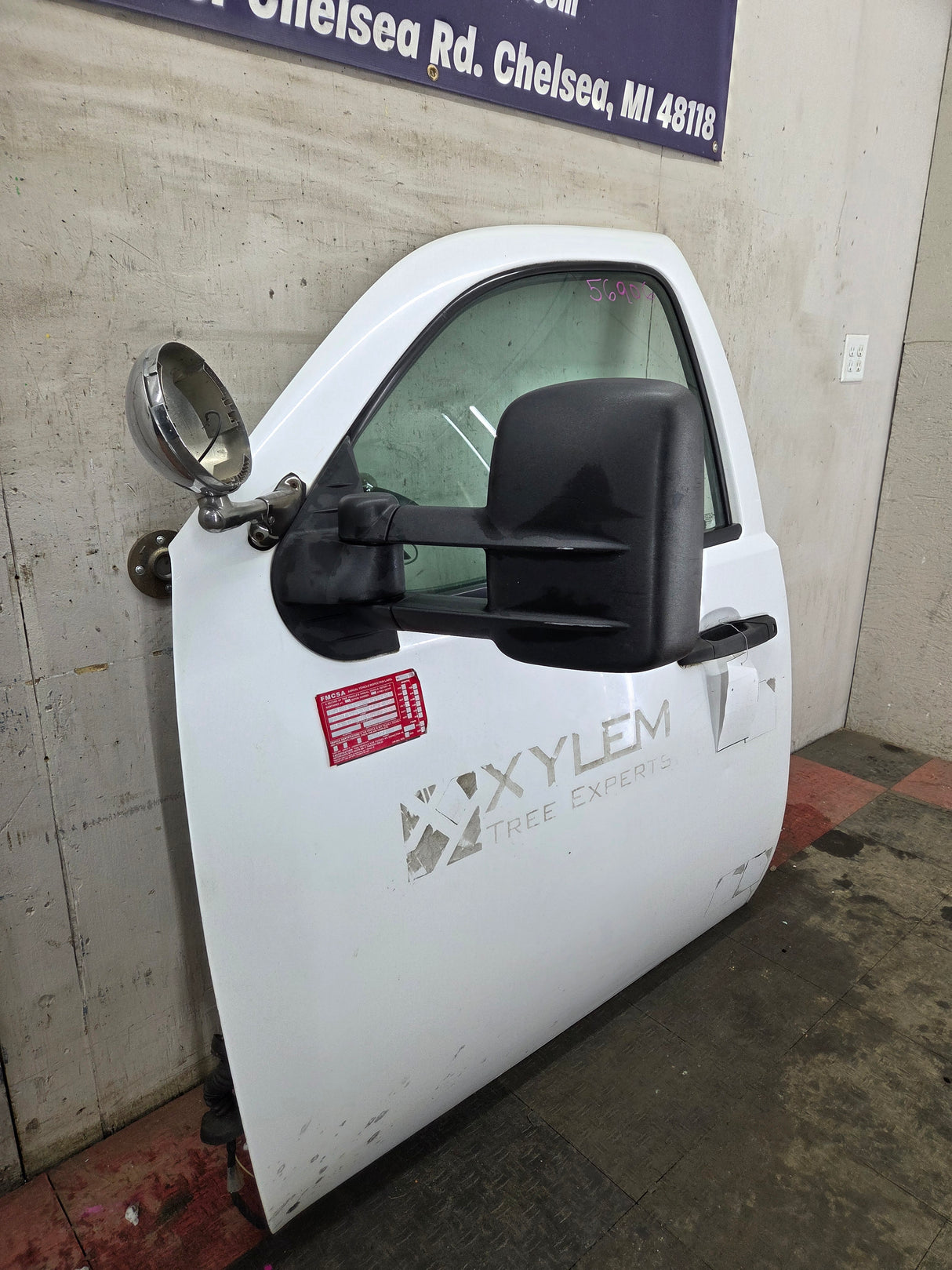 2007-2013 Chevrolet Silverado / GMC Sierra 1500 2500 3500 HD LH Front Driver Side Door