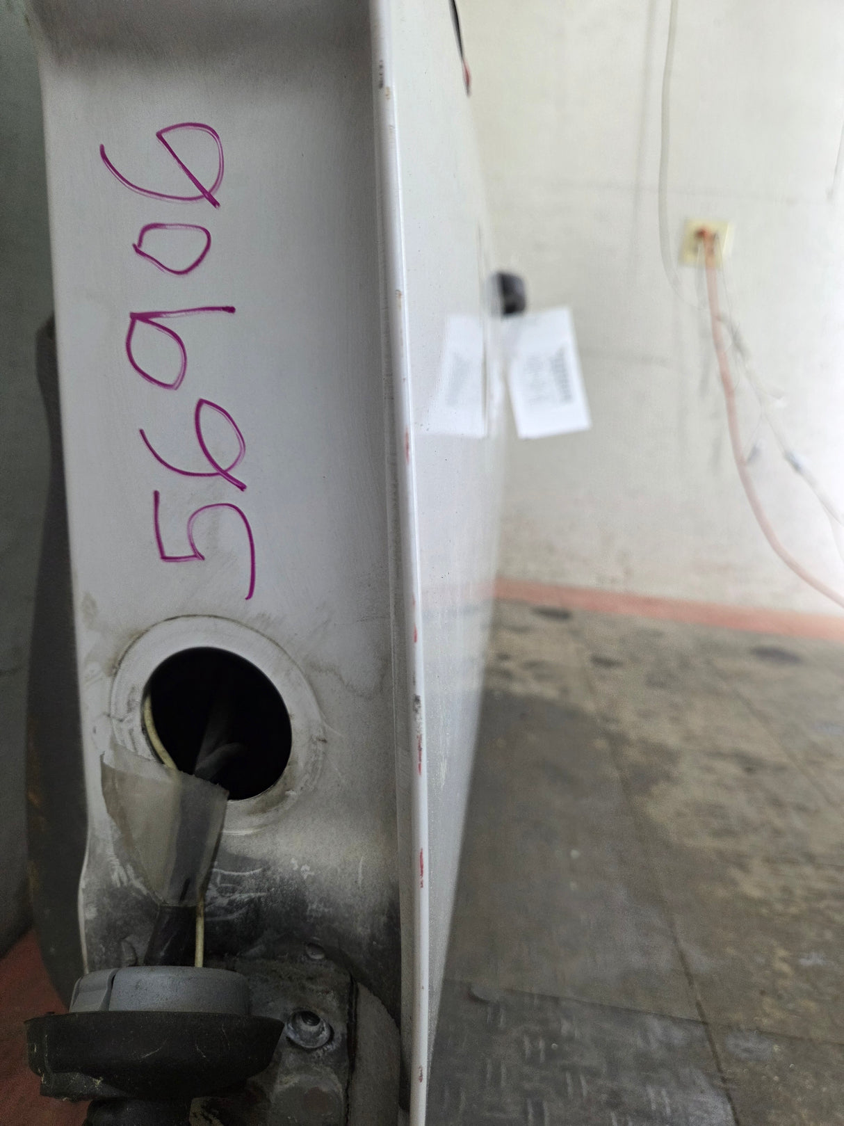 2007-2013 Chevrolet Silverado / GMC Sierra 1500 2500 3500 HD LH Front Driver Side Door