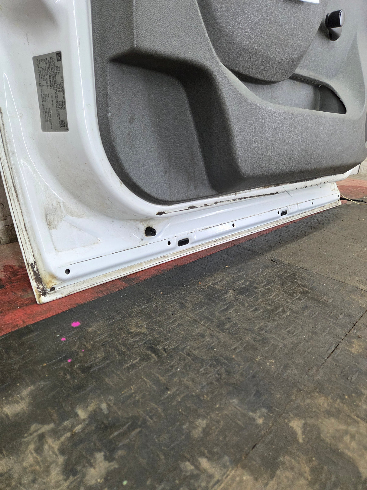 2007-2013 Chevrolet Silverado / GMC Sierra 1500 2500 3500 HD LH Front Driver Side Door