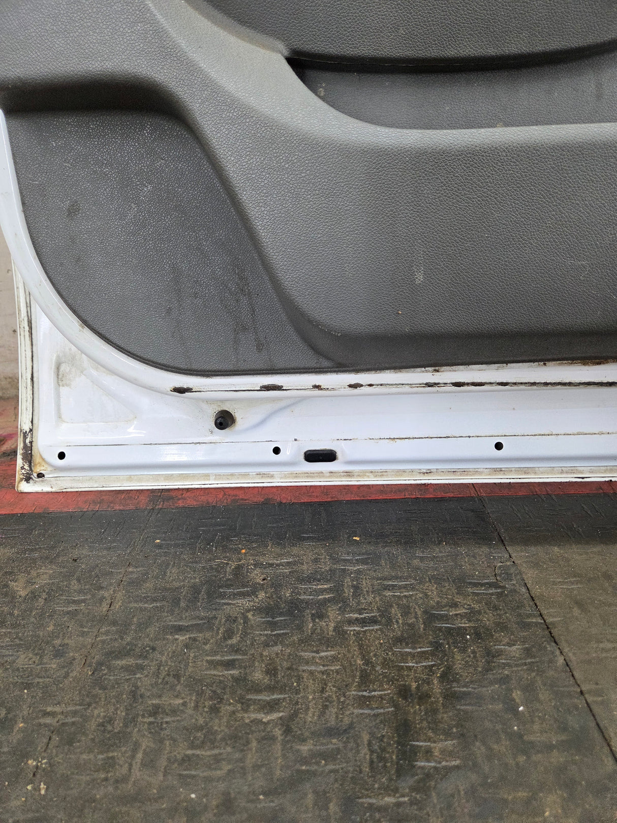 2007-2013 Chevrolet Silverado / GMC Sierra 1500 2500 3500 HD LH Front Driver Side Door