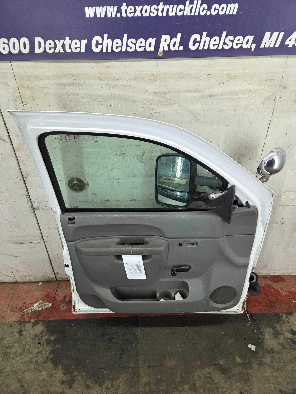 2007-2013 Chevrolet Silverado / GMC Sierra 1500 2500 3500 HD LH Front Driver Side Door