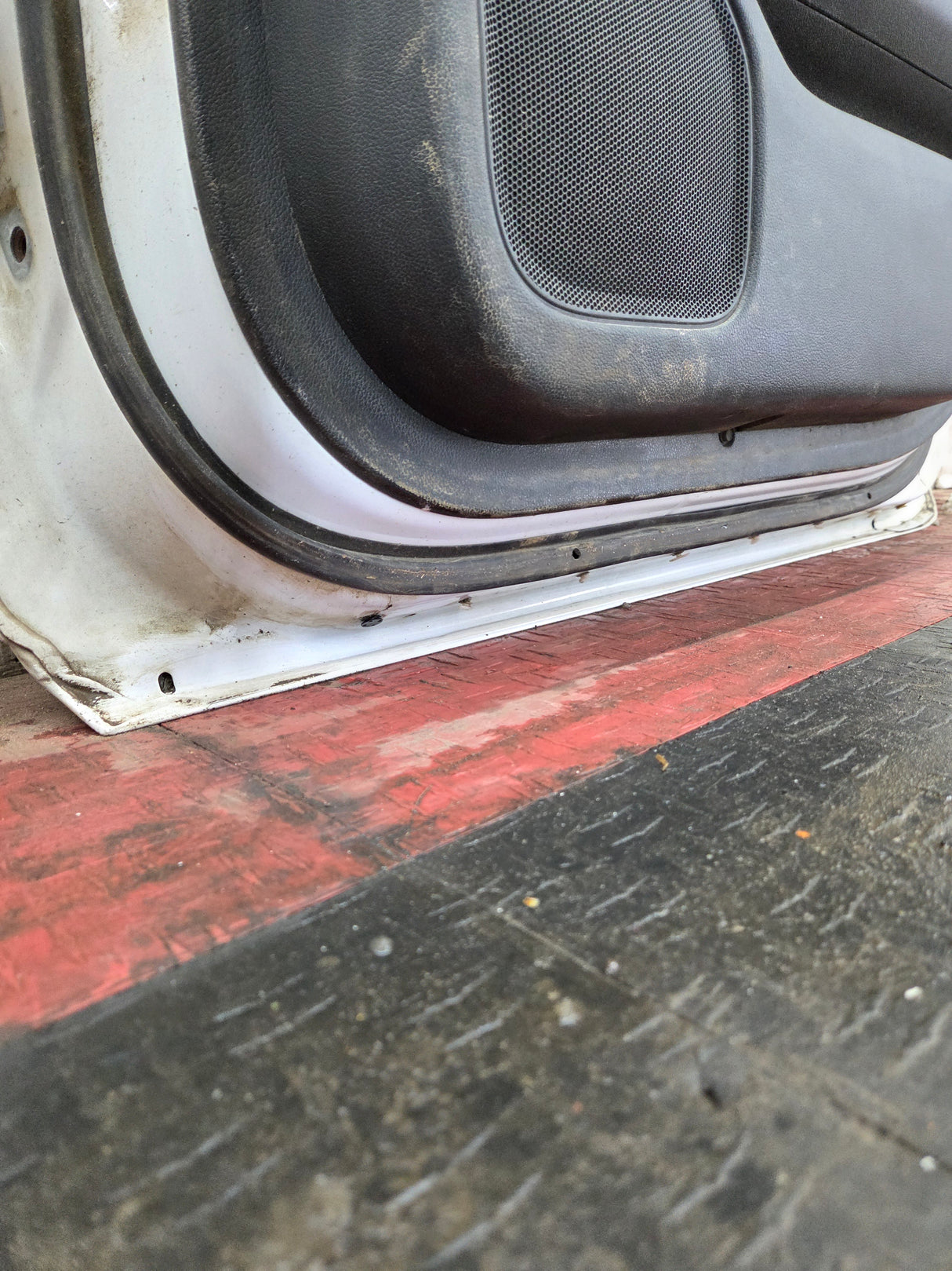 2014-2019 Chevrolet Silverado / GMC Sierra RH Rear Passenger Side Crew Cab Door 1500 2500 3500 HD