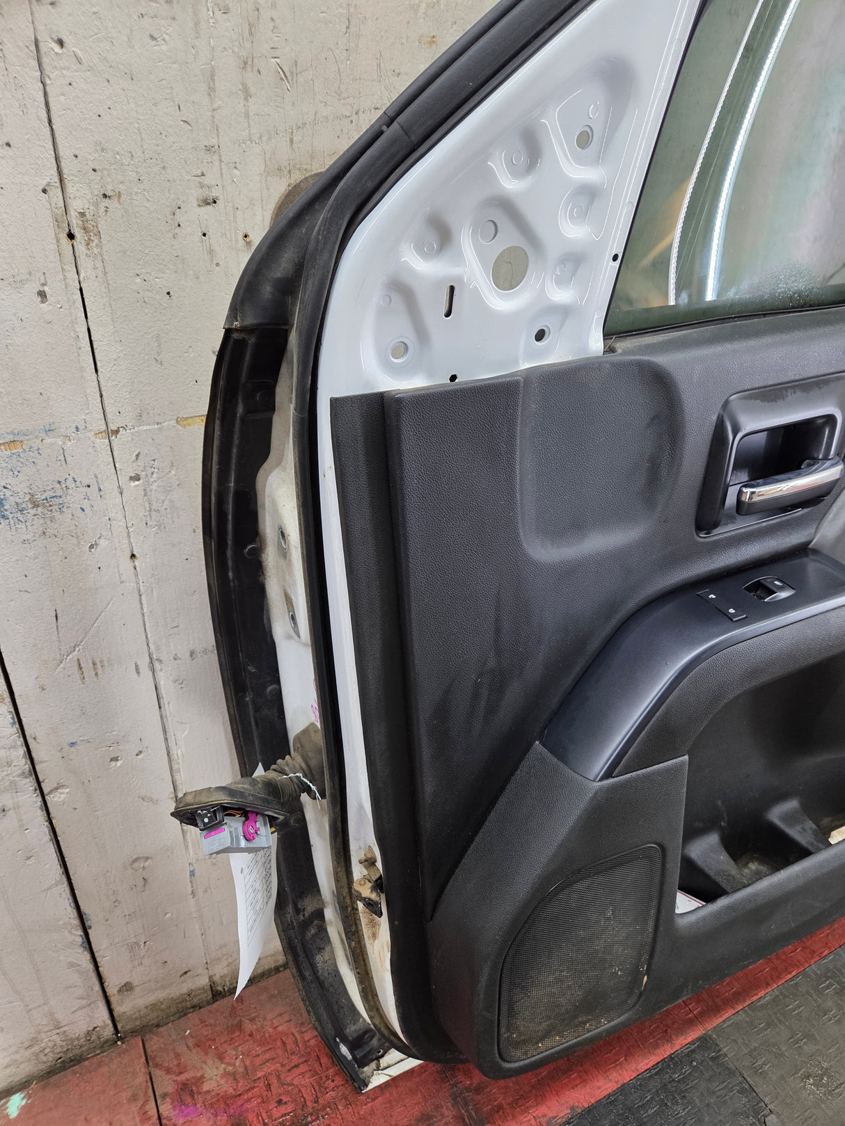 2014-2019 Chevrolet Silverado / GMC Sierra RH Front Passenger Side Crew Cab Door 1500 25000 3500 HD