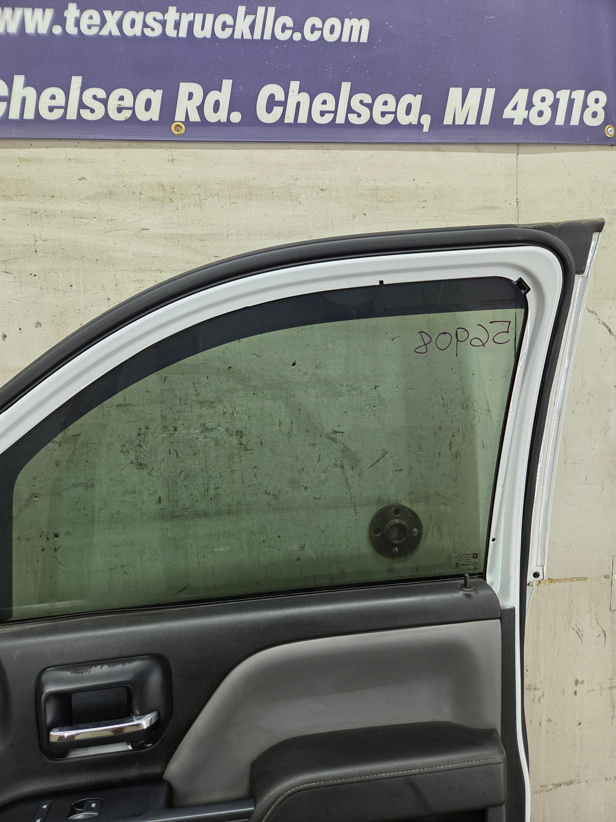 2014-2019 Chevrolet Silverado / GMC Sierra RH Front Passenger Side Crew Cab Door 1500 25000 3500 HD