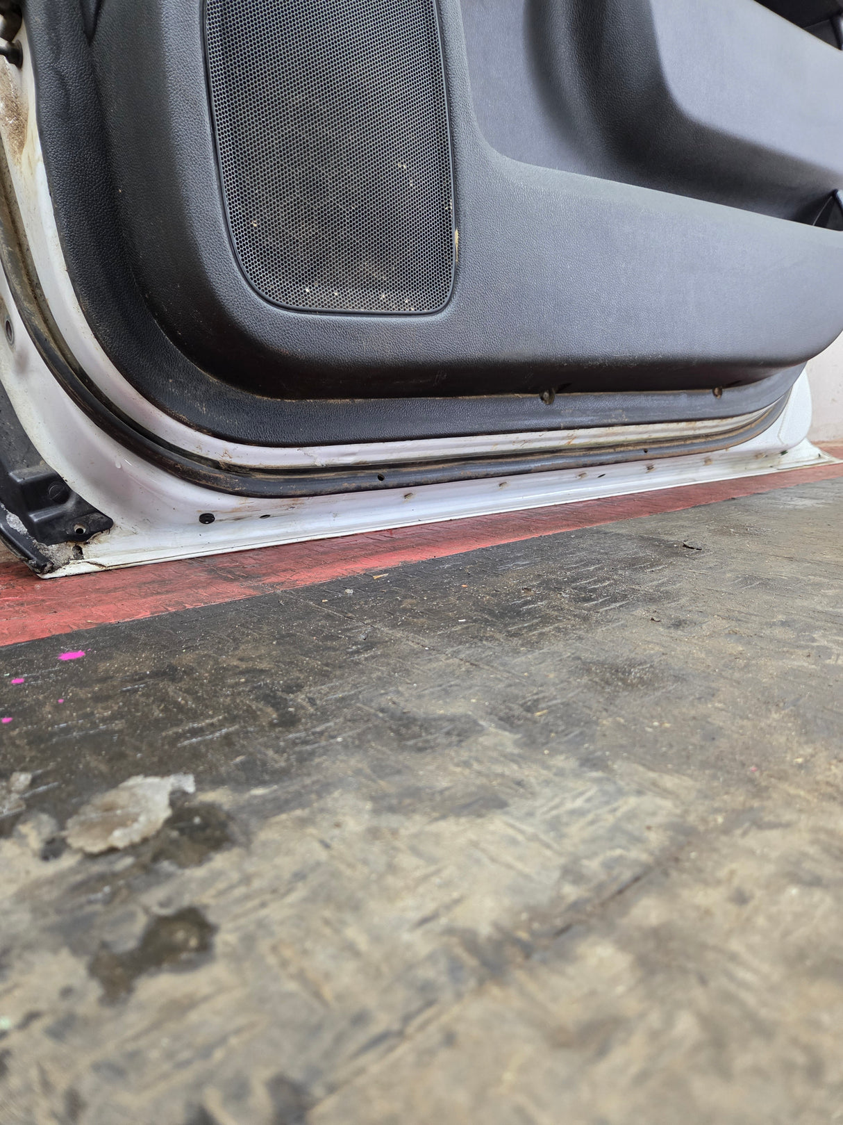 2014-2019 Chevrolet Silverado / GMC Sierra RH Front Passenger Side Crew Cab Door 1500 25000 3500 HD