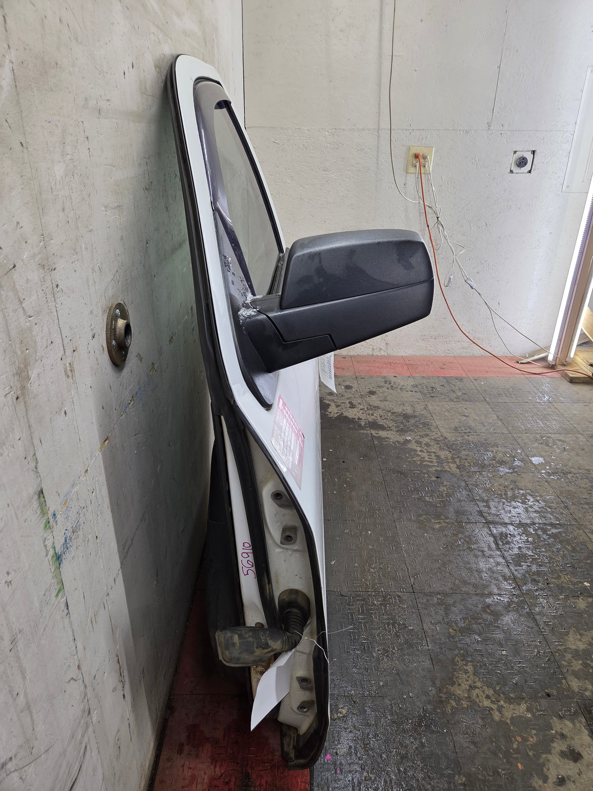 2014-2019 Chevrolet Silverado / GMC Sierra LH Front Driver Side Crew Cab Door 1500 25000 3500 HD