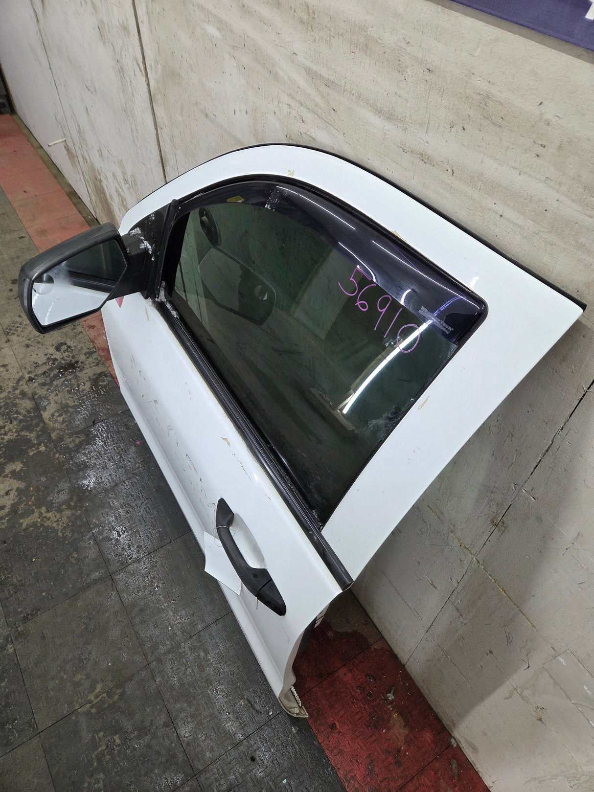 2014-2019 Chevrolet Silverado / GMC Sierra LH Front Driver Side Crew Cab Door 1500 25000 3500 HD