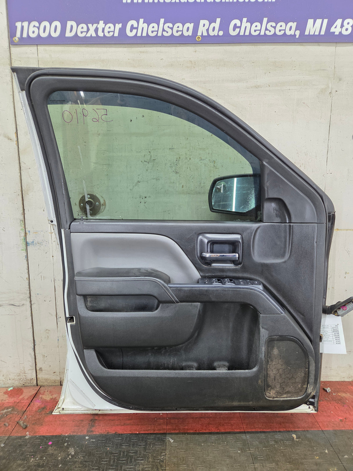 2014-2019 Chevrolet Silverado / GMC Sierra LH Front Driver Side Crew Cab Door 1500 25000 3500 HD