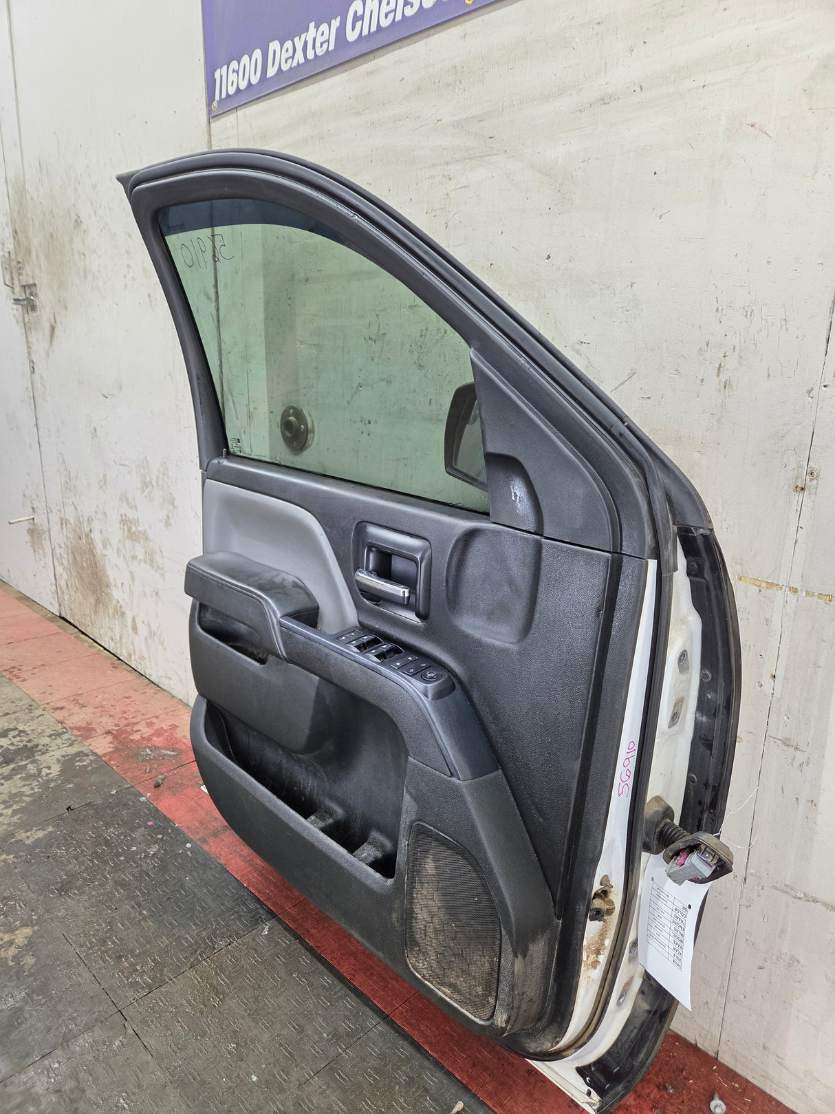 2014-2019 Chevrolet Silverado / GMC Sierra LH Front Driver Side Crew Cab Door 1500 25000 3500 HD