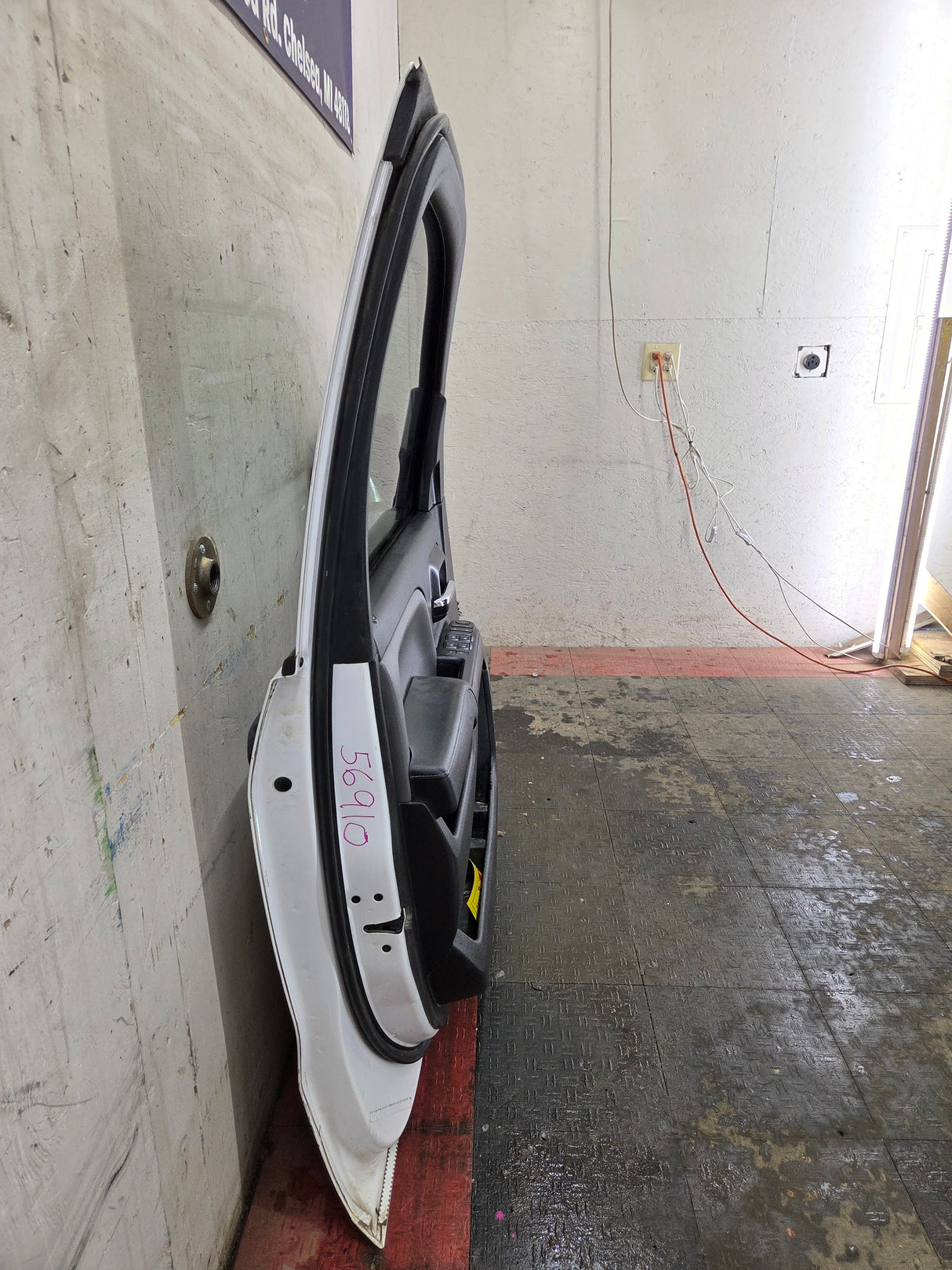 2014-2019 Chevrolet Silverado / GMC Sierra LH Front Driver Side Crew Cab Door 1500 25000 3500 HD