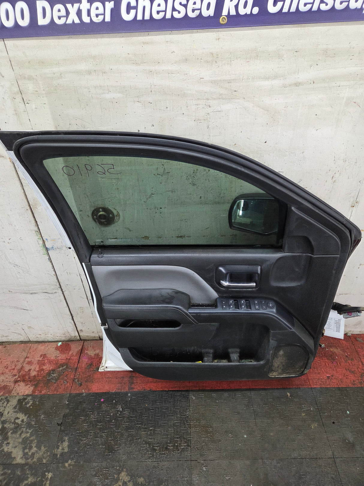 2014-2019 Chevrolet Silverado / GMC Sierra LH Front Driver Side Crew Cab Door 1500 25000 3500 HD