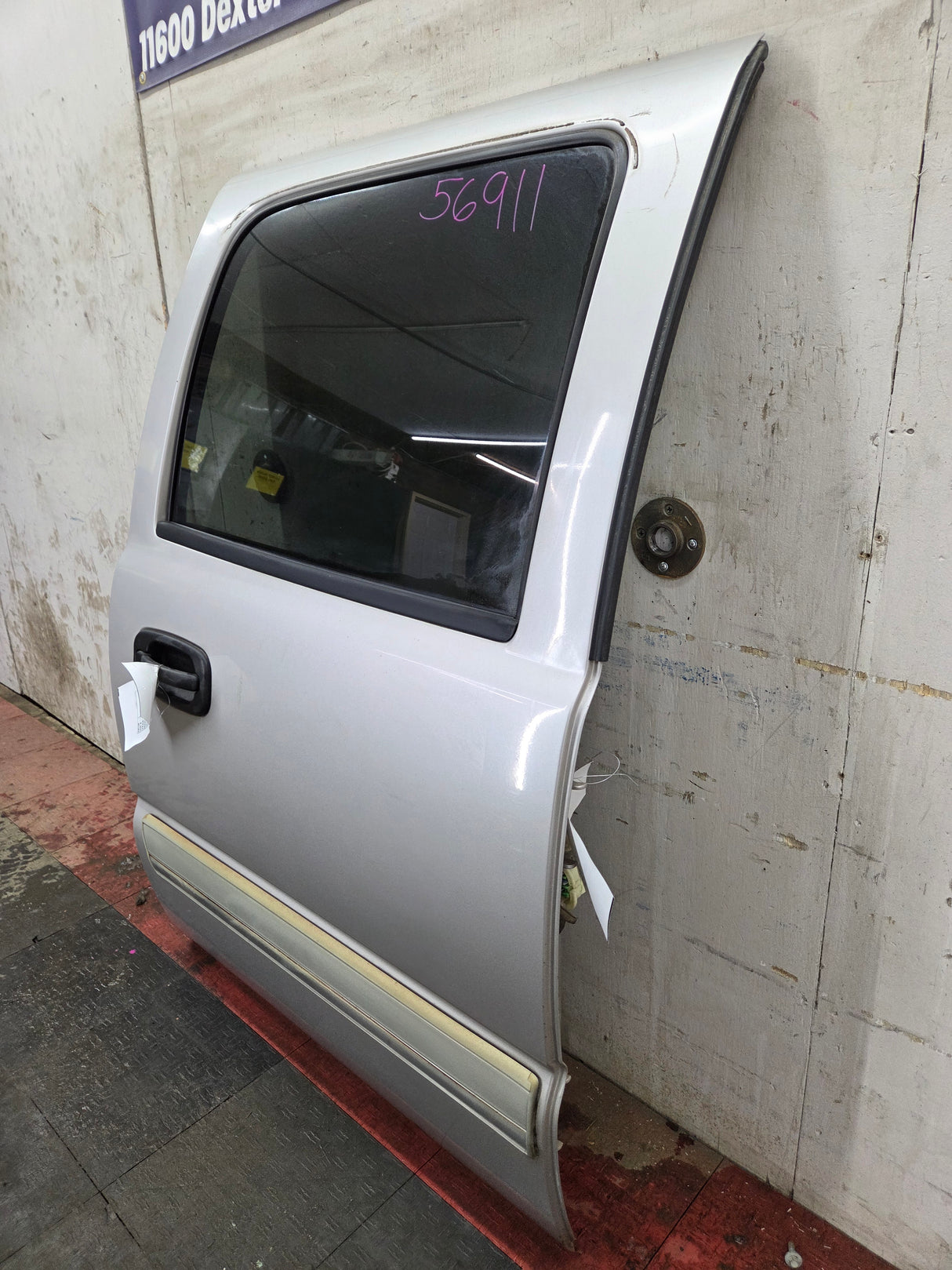 1999-2006 Chevrolet Silverado / GMC Sierra 1500 2500 3500 HD Rear Passenger side Crew Cab rear door RH - Fine Silver Birch Metallic